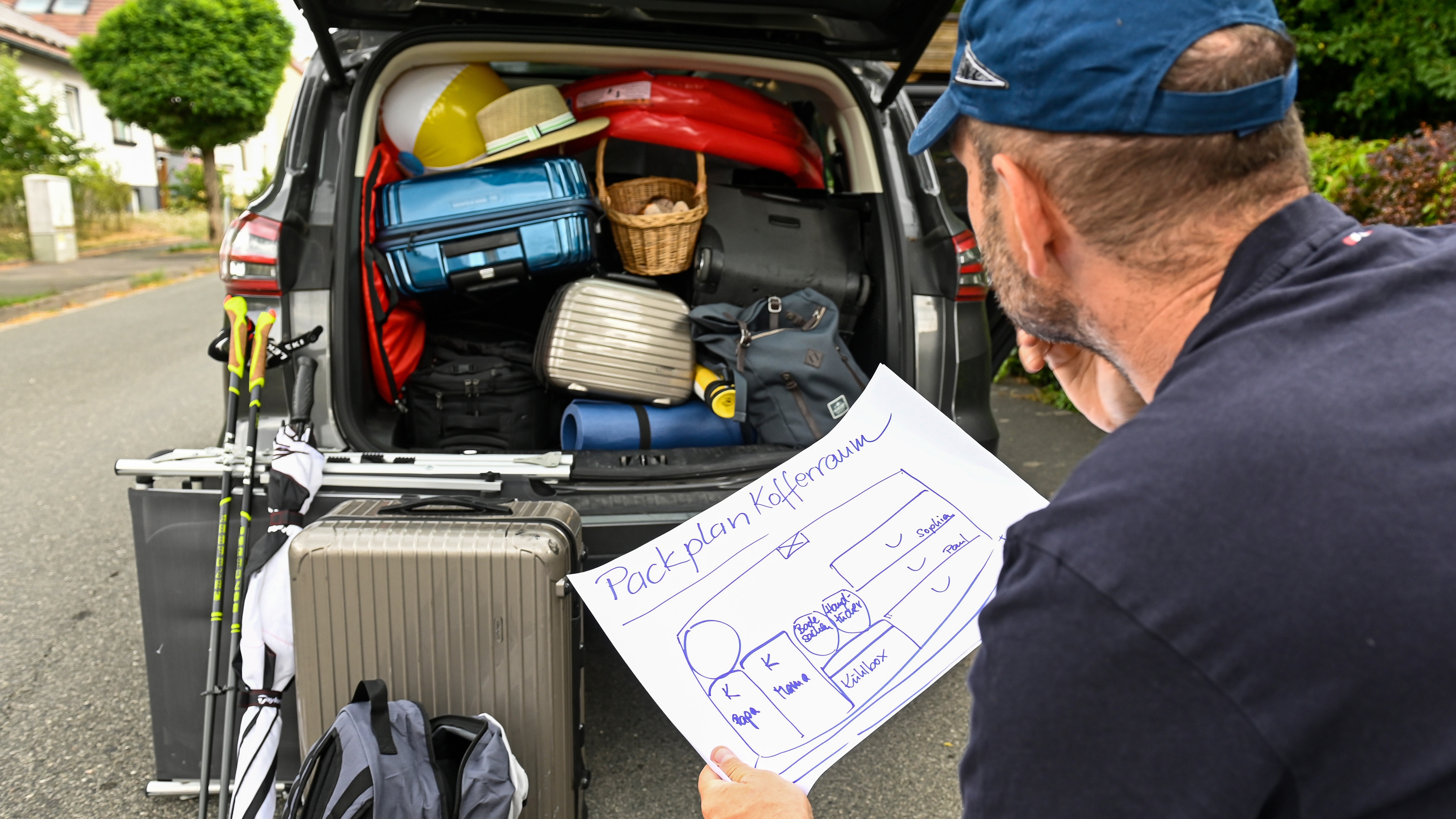 Auto beladen für den Urlaub – so verstauen Sie Gepäck sicher