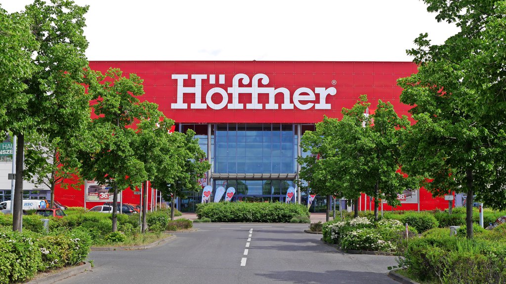 Höffner erweitert Firmenzentrale in Schönefeld