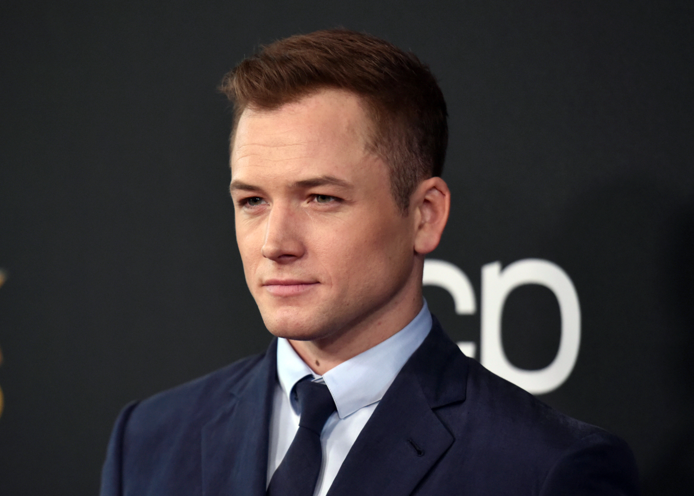 Taron Egerton: „Kingsman“-Schauspieler bricht auf Bühne zusammen - „Bin in  Ordnung“