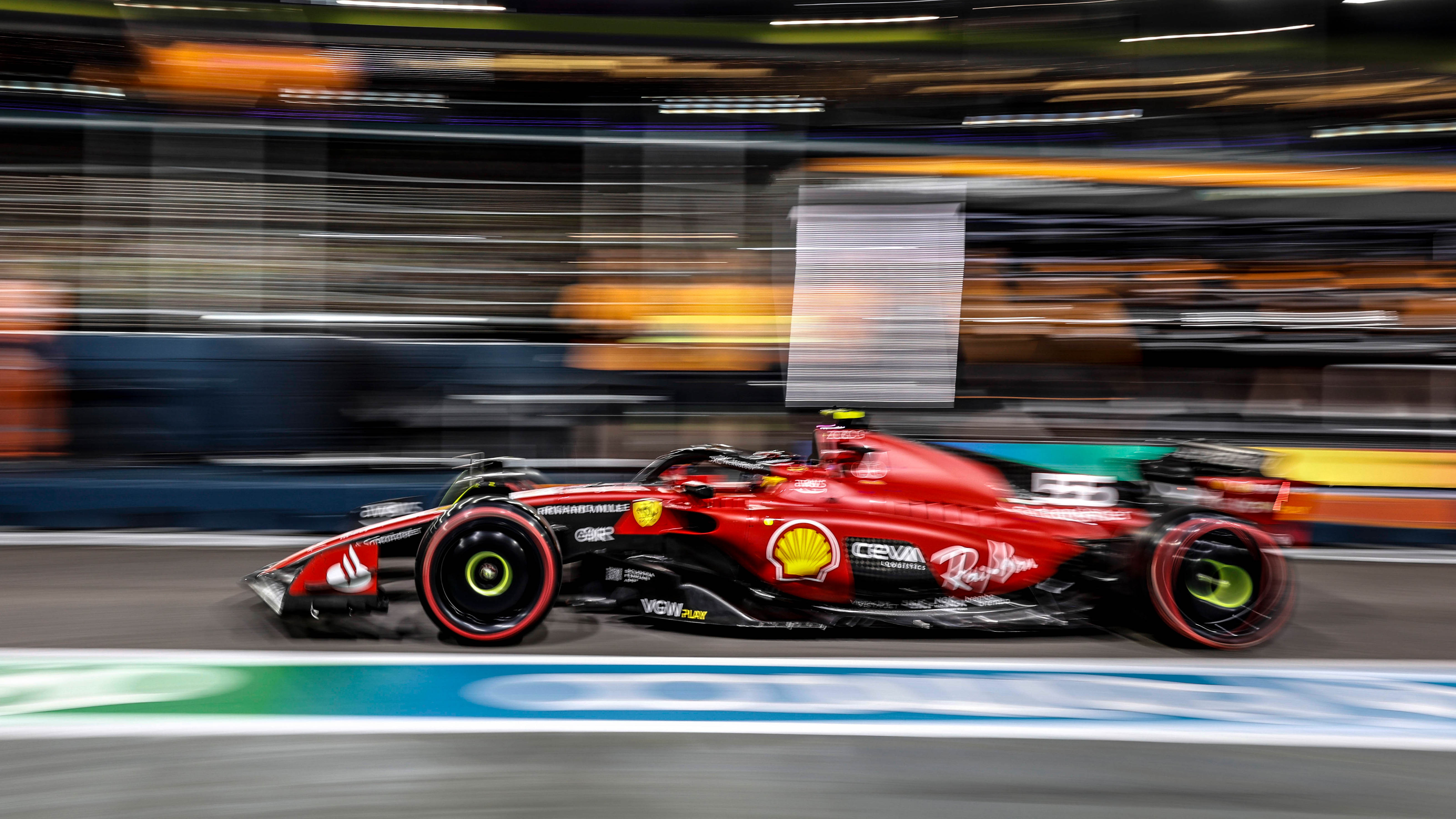 Formel 1 Carlos Sainz holt Pole-Position in Singapur