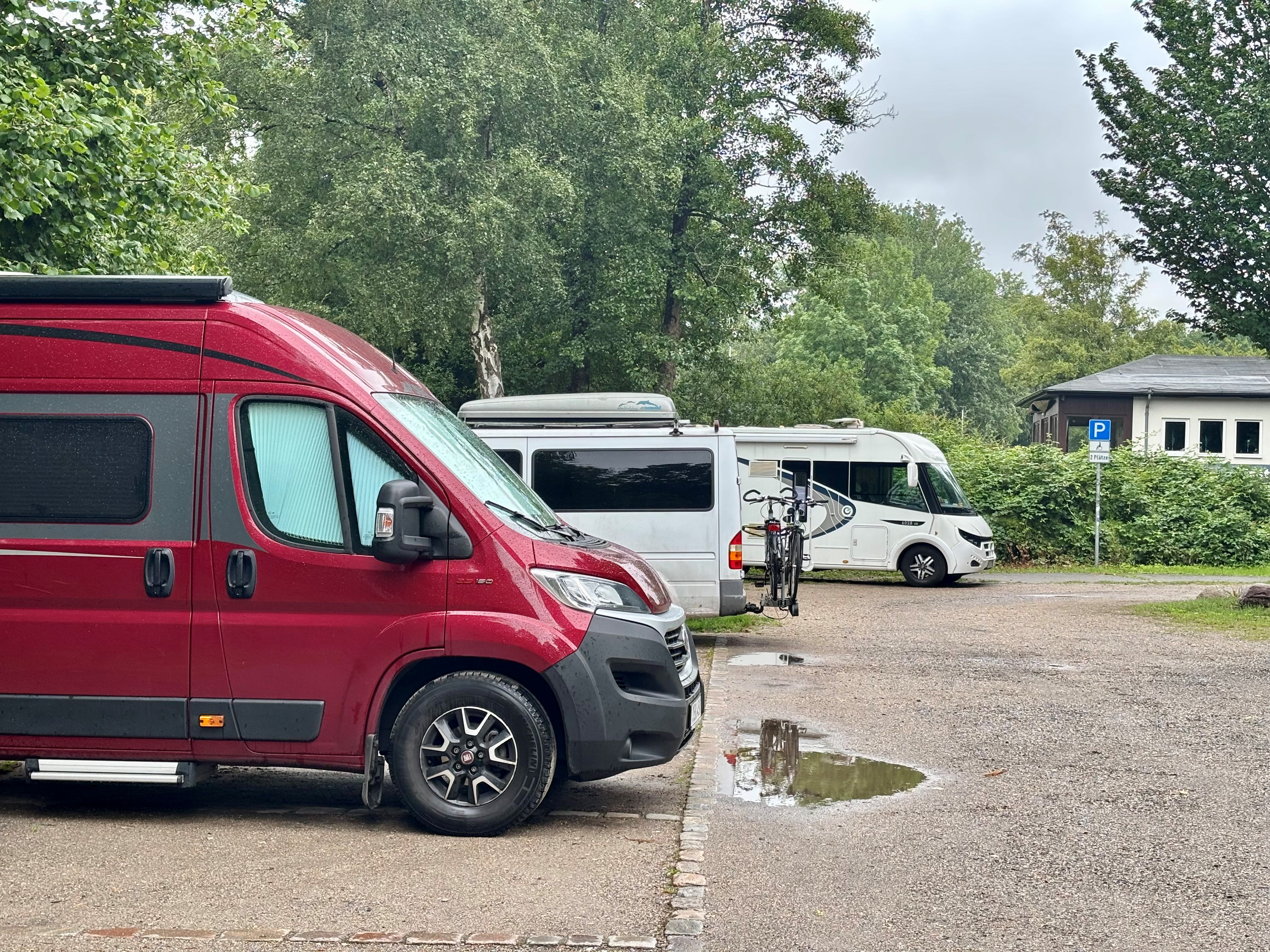 Camping in Neumnster: Stellpltze beliebt, Wunsch nach Schildern am  Einfelder See