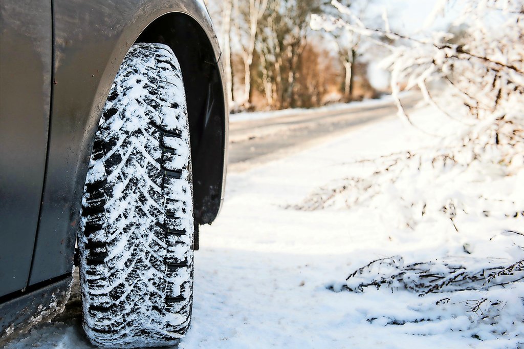 Autopflege im Winter: Vorsicht bei der Autowäsche