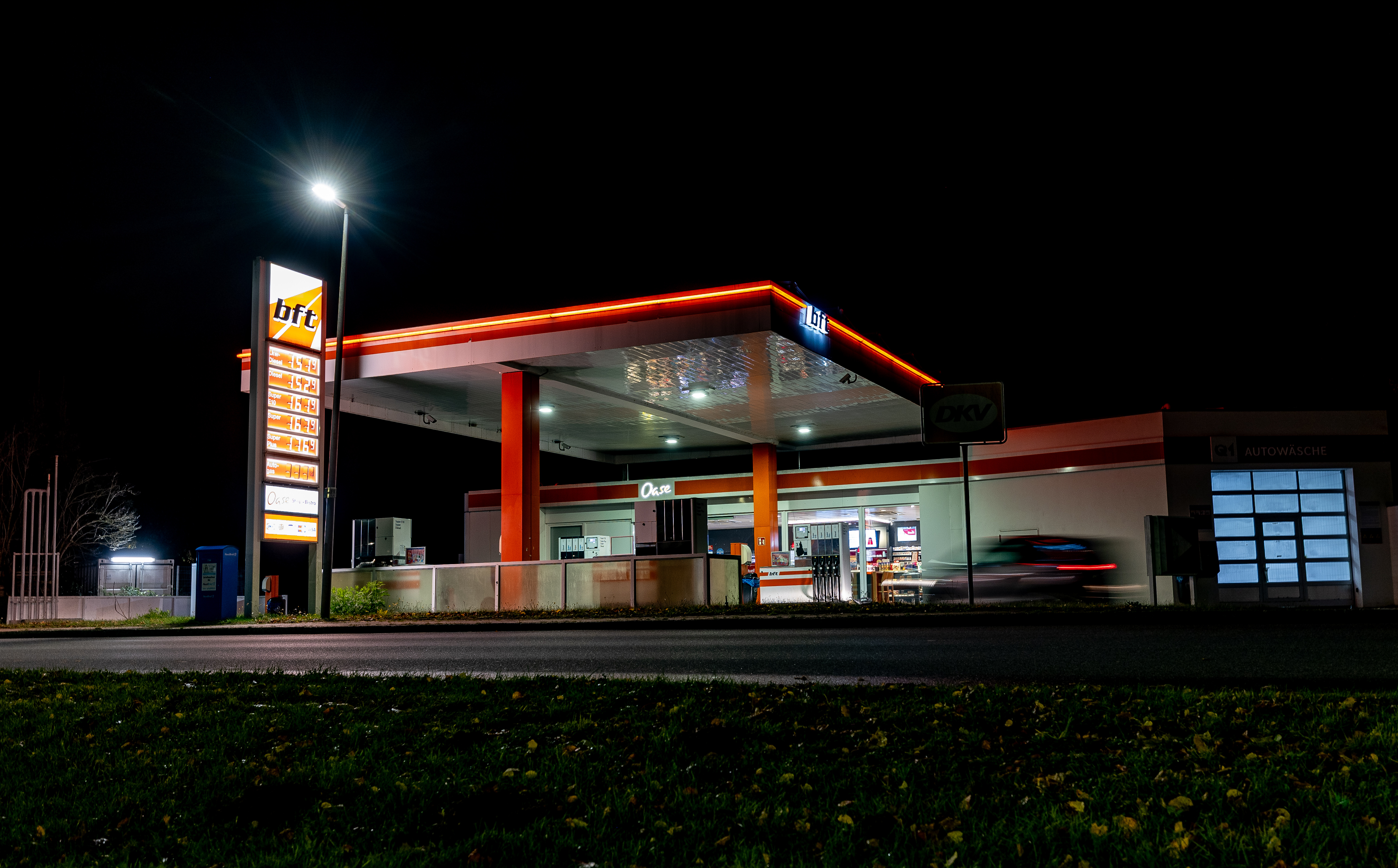 berfall auf Tankstelle in Tarp: Tter verletzt Angestellte mit Messer