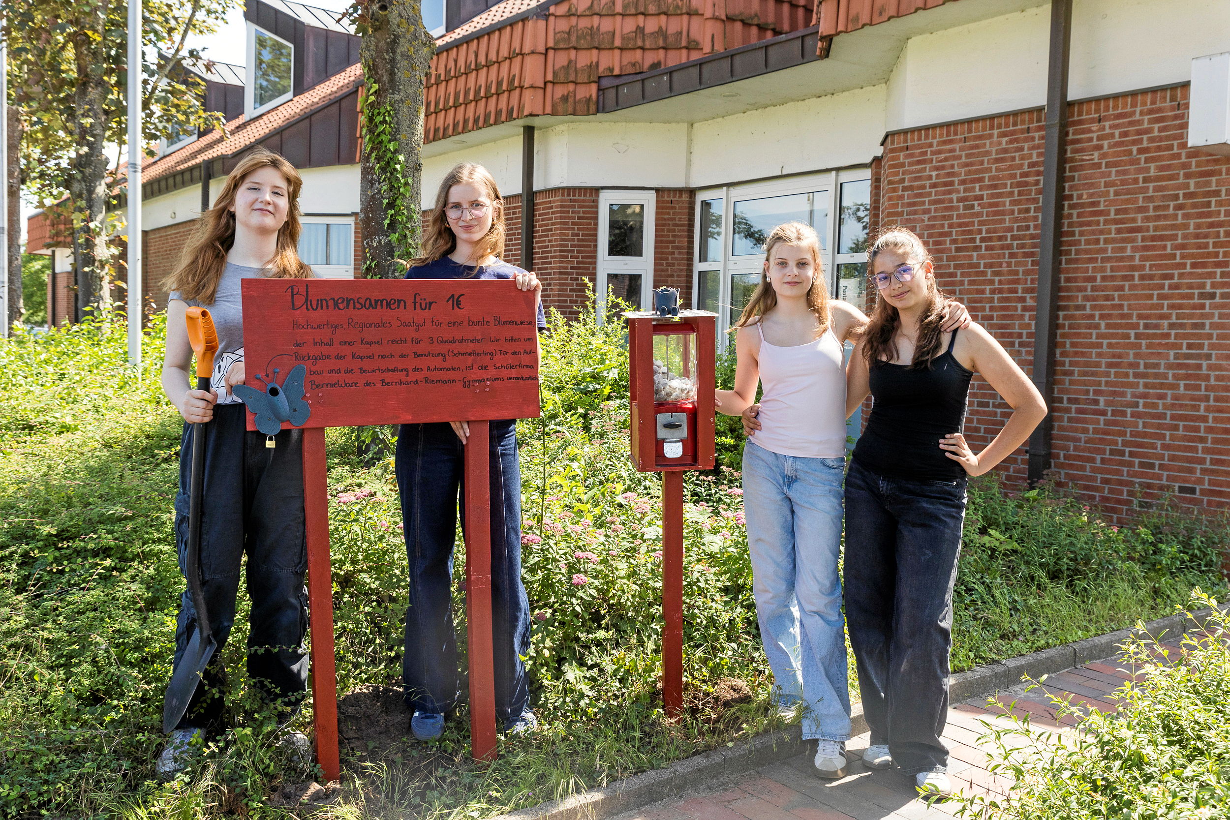 Saatgutautomaten in Lneburg: Naturschutz aus der Kugel
