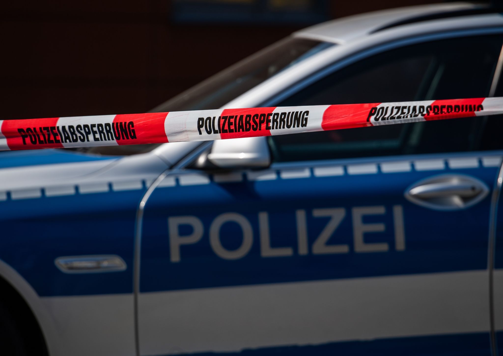 Türschloss von geparktem Auto in Steinbergen beschädigt