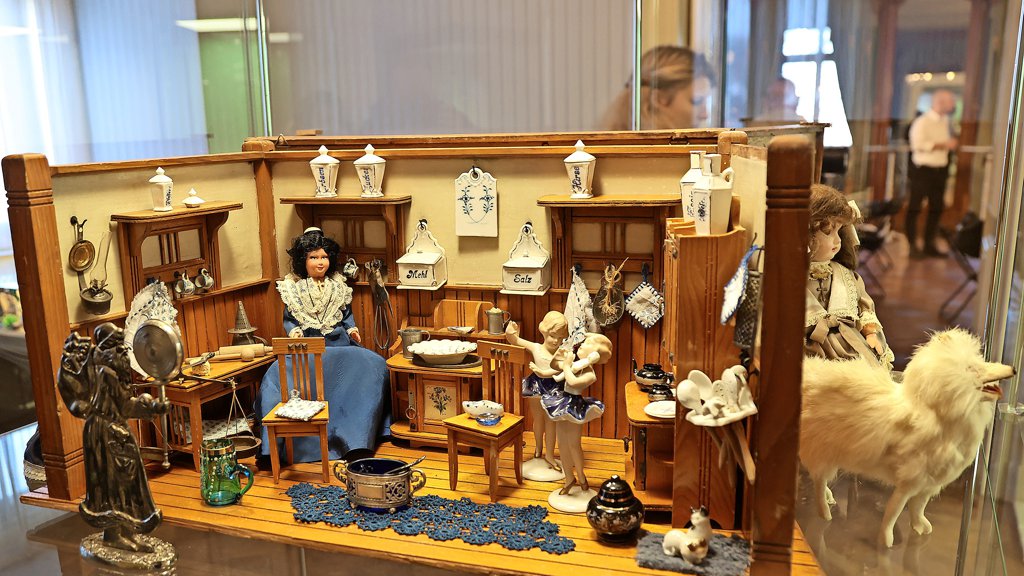 Neue Ausstellung im Altenburger Schloss: Puppenstuben und