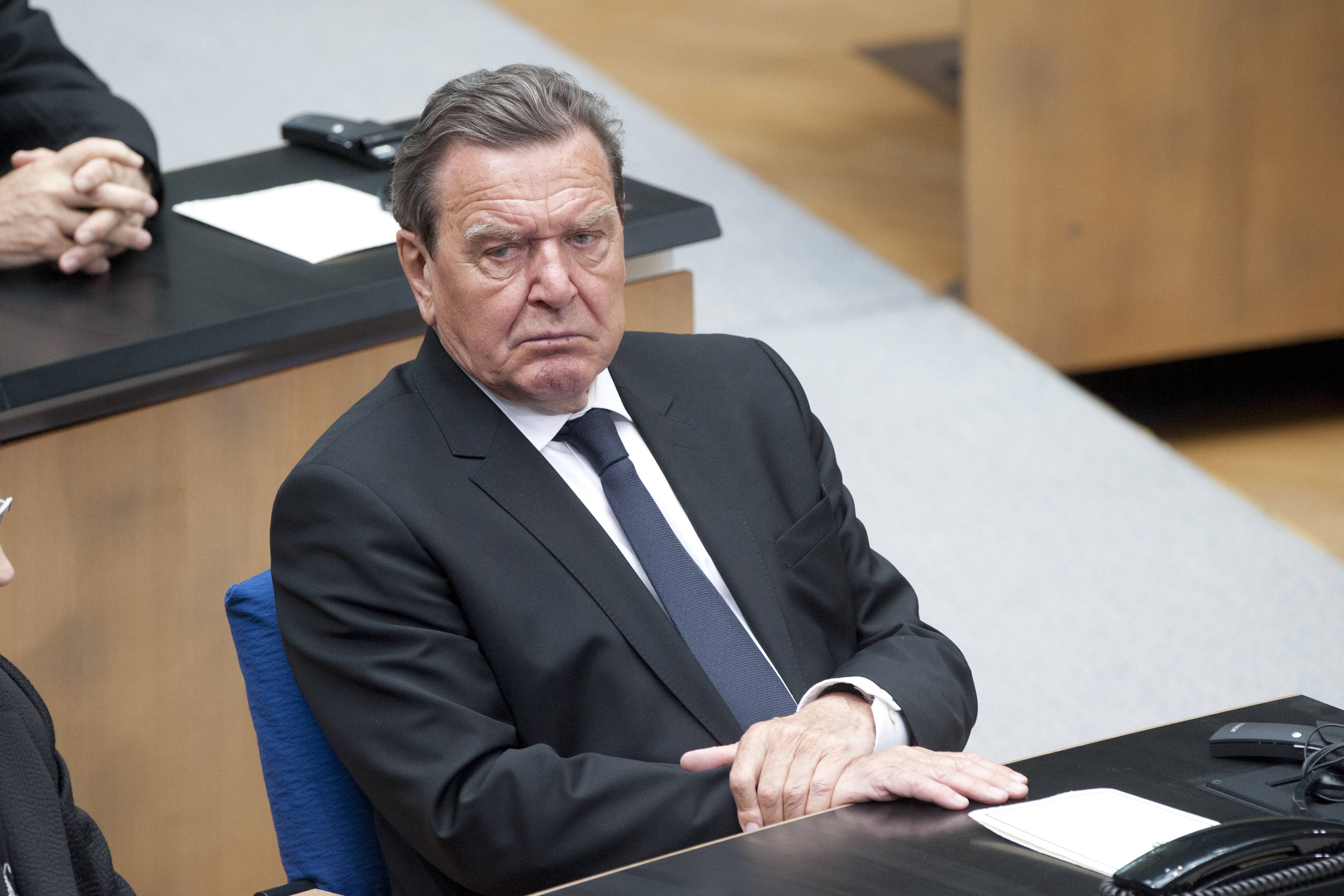 Gerhard Schröder verzichtet auf Klage vor Bundesverfassungsgericht - aus  gesundheitlichen Gründen
