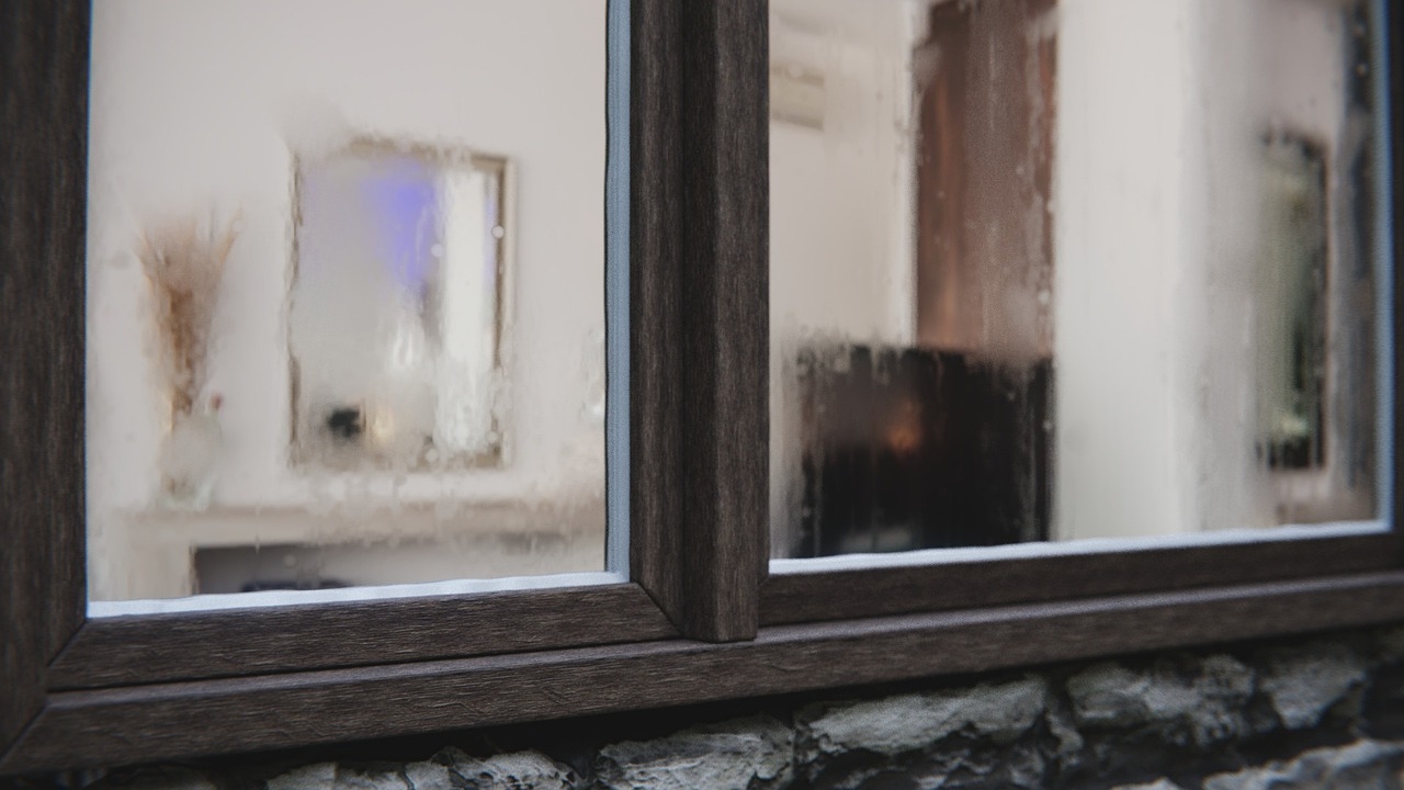 Kalte Luft durch Fenster und Türen: So schützen Sie Ihre Wohnung vor Zugluft  und sparen Energie im Winter