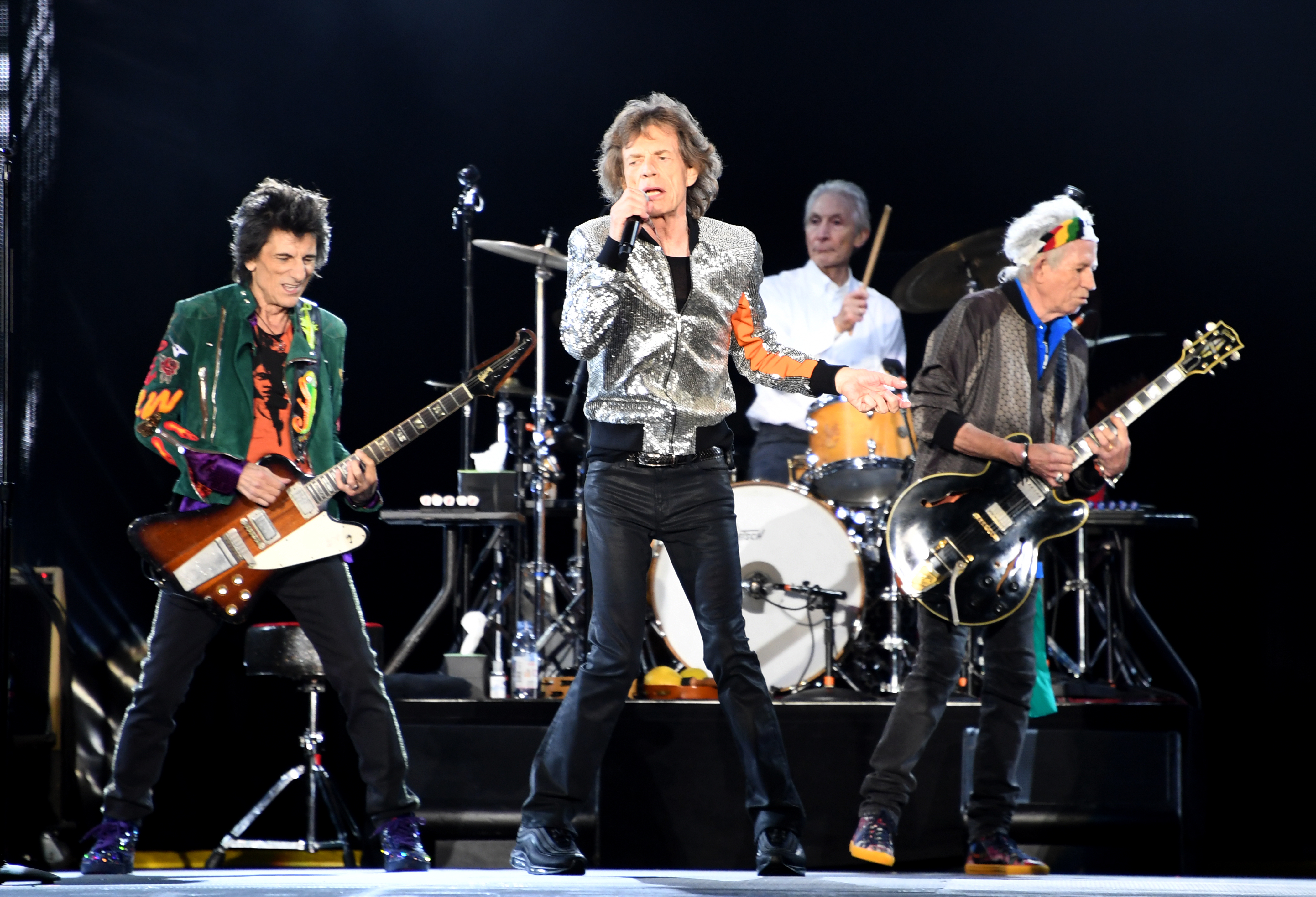 Rolling stone 1. Группа the Rolling Stones. Рок группа Роллинг стоунз. Роллинг стоунз состав группы. Группа Роллинг стоунз фото.
