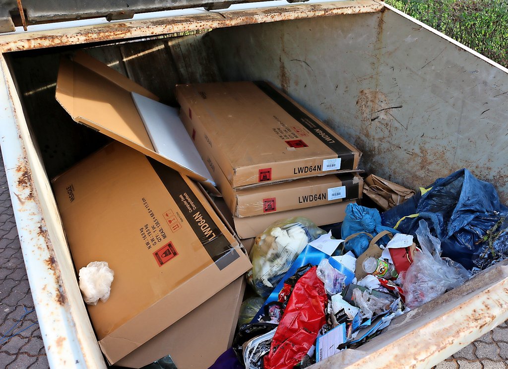 Behälter für einen Müllsack in Niedersachsen - Garbsen