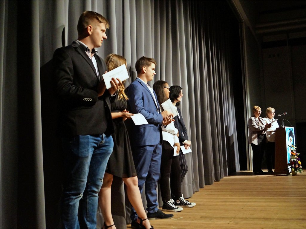 Julie Polignac buzuq