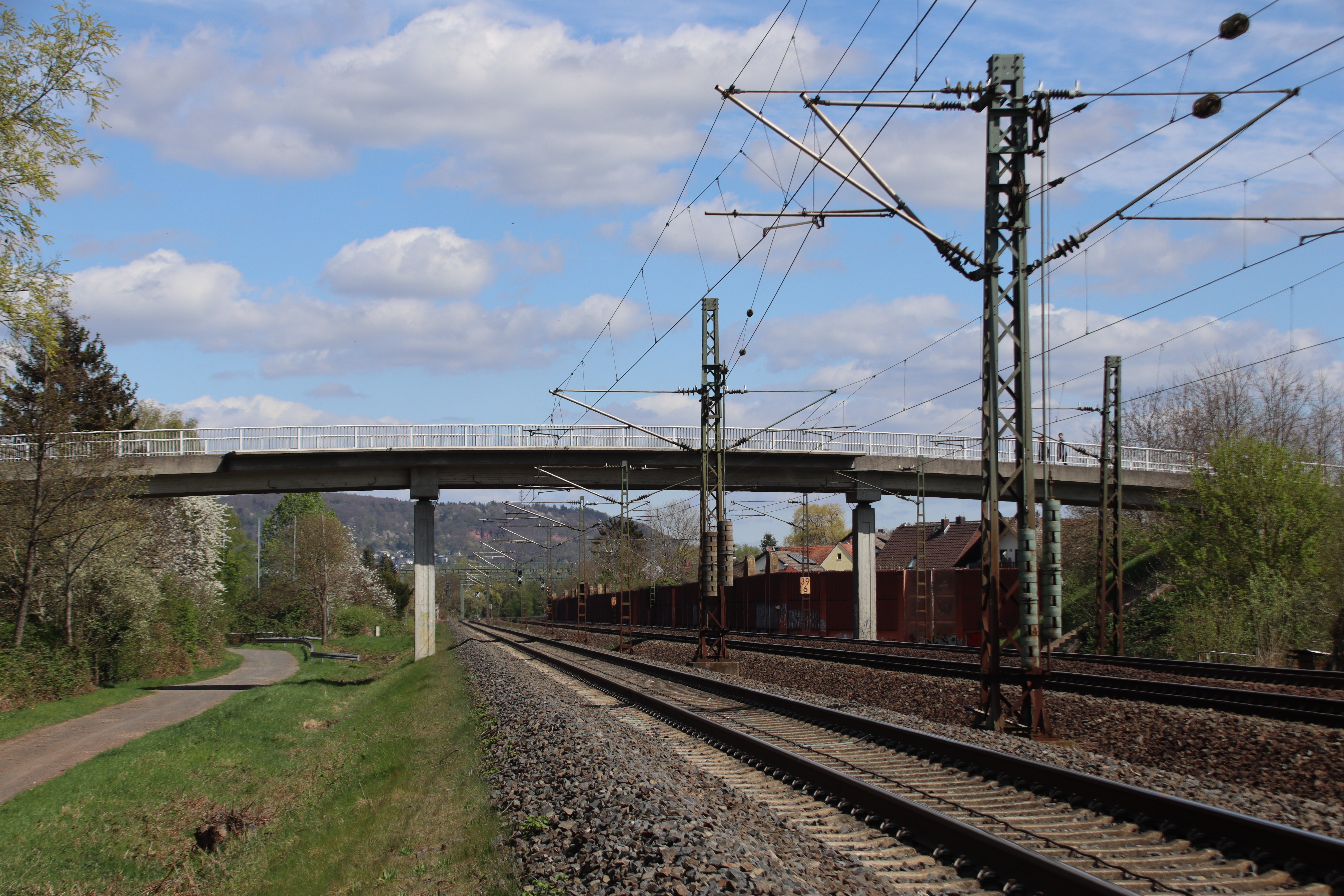 Gelnhausen-Gießen: 20 Kilometer Kupferkabel an Bahnstrecken geklaut -  Rhein-Main - FAZ