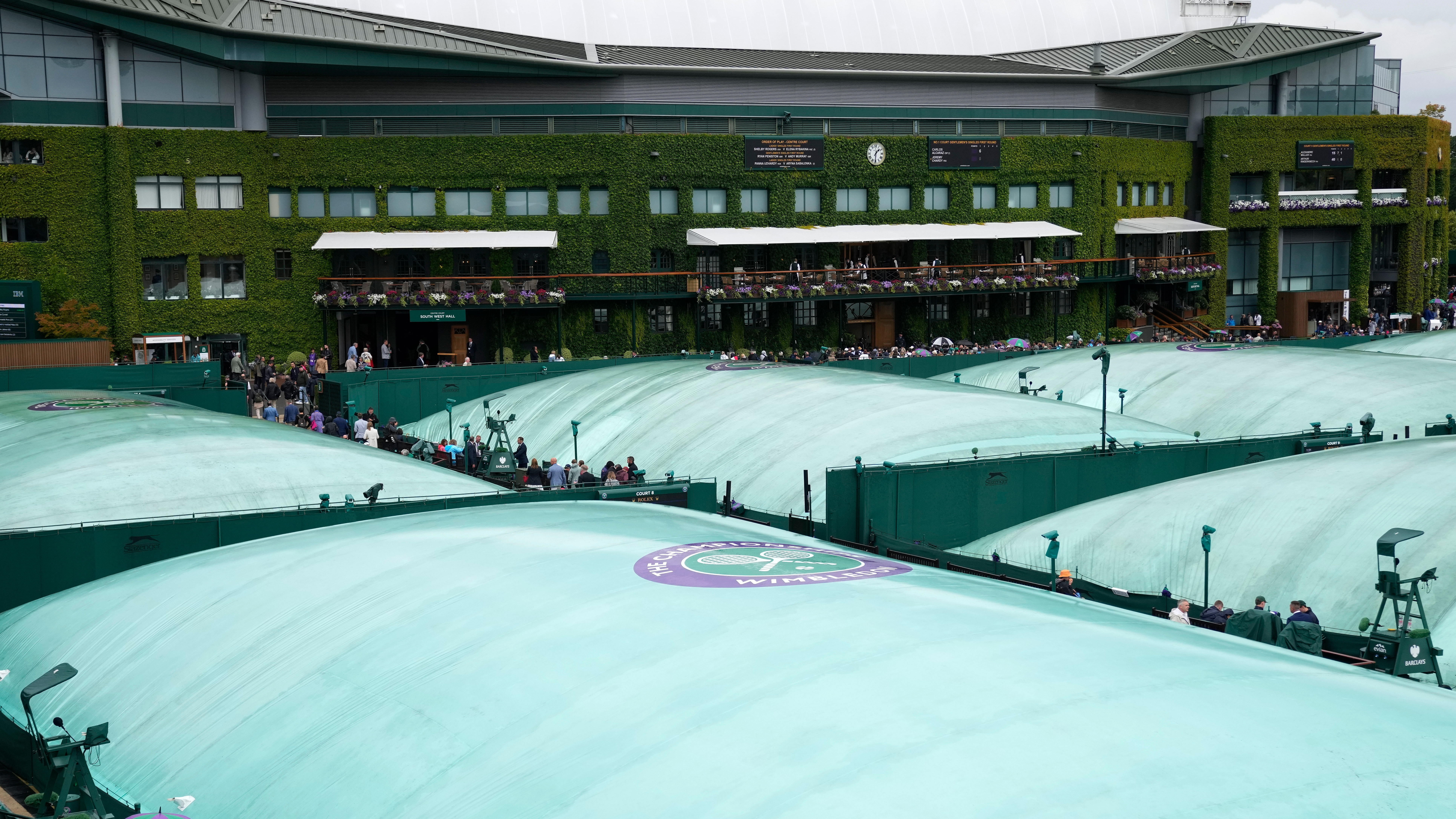 Regen in Wimbledon Spiele von Zverev und Maria verschoben