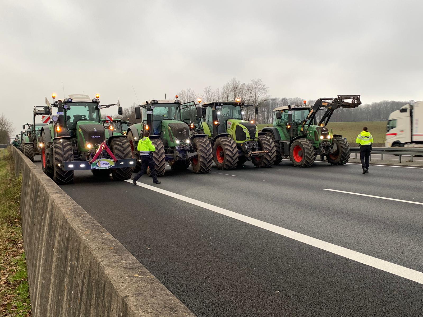 Trecker-Konvoi: Unterwegs mit Helmstedter Landwirt nach Hannover