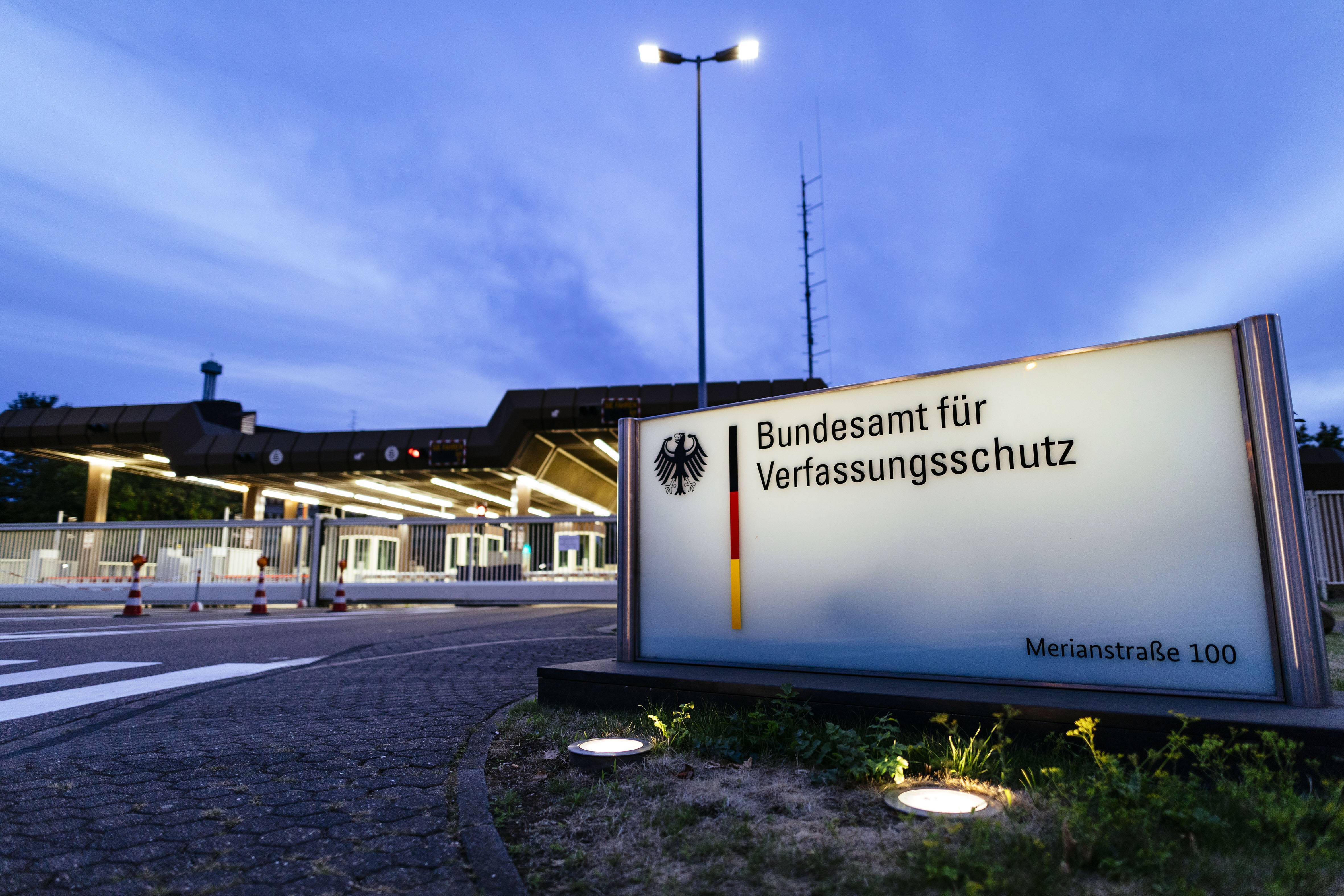 Der Verfassungsschutz muss jetzt dahin, wo es weh tut