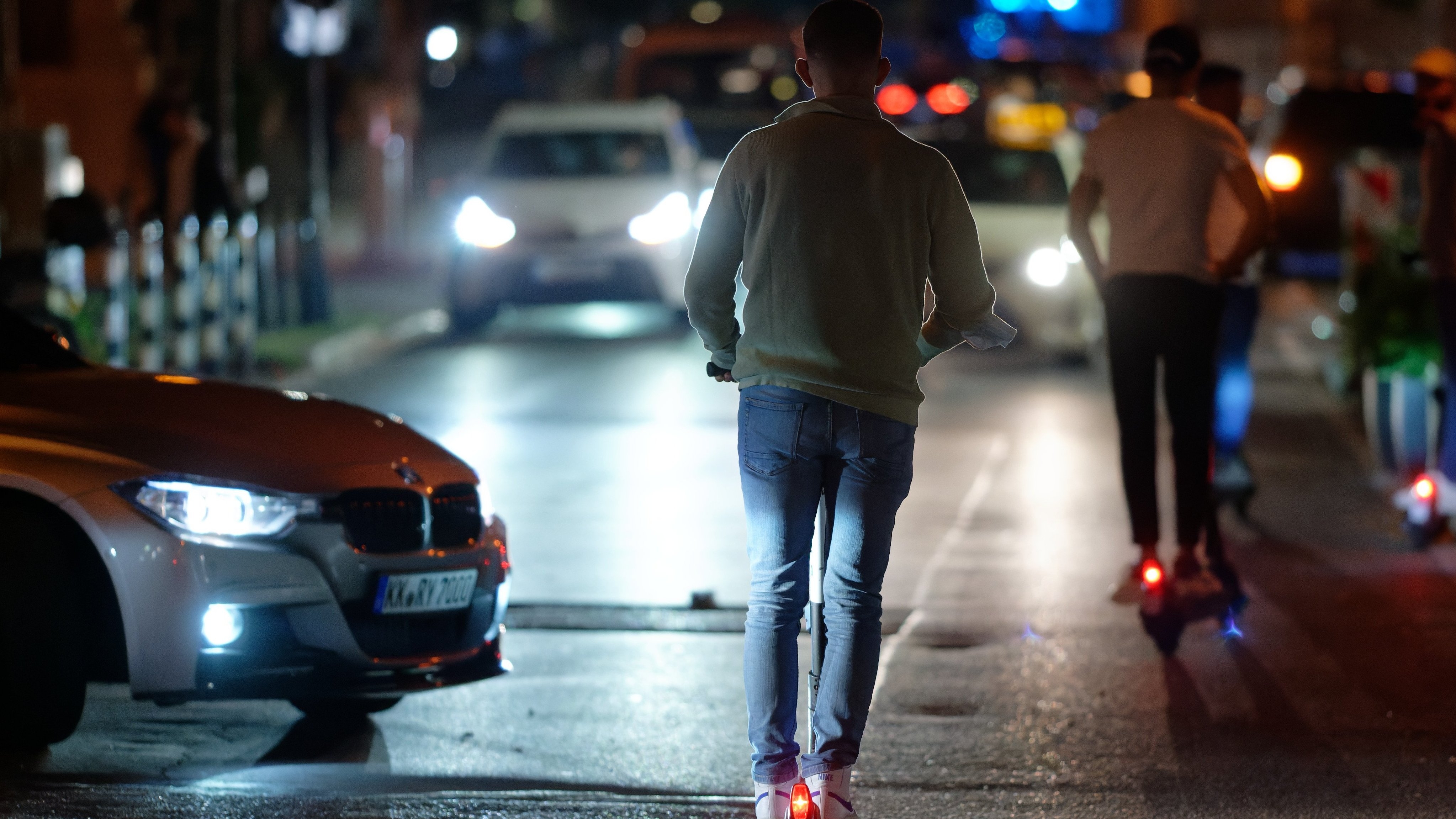 München: Betrunken auf dem E-Scooter? Promille-Brille verdeutlicht