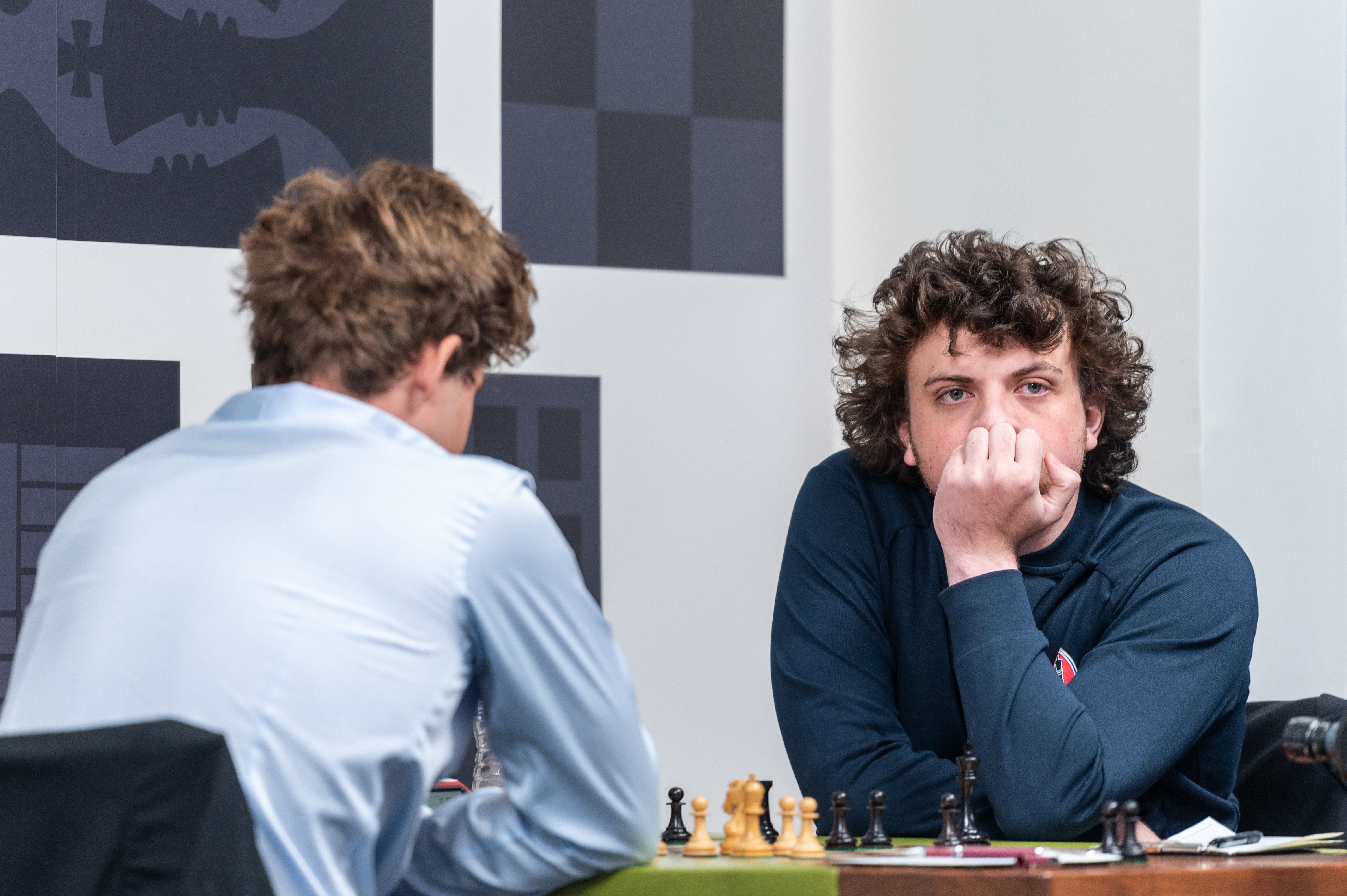 Hans Niemann Schach-Jungstar soll Online in mehr als 100 Partien betrogen haben