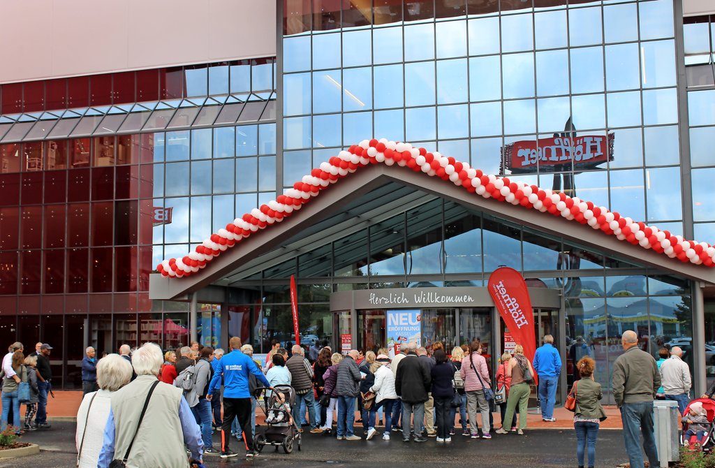 Höffner eröffnet neues Möbelhaus in Kassel