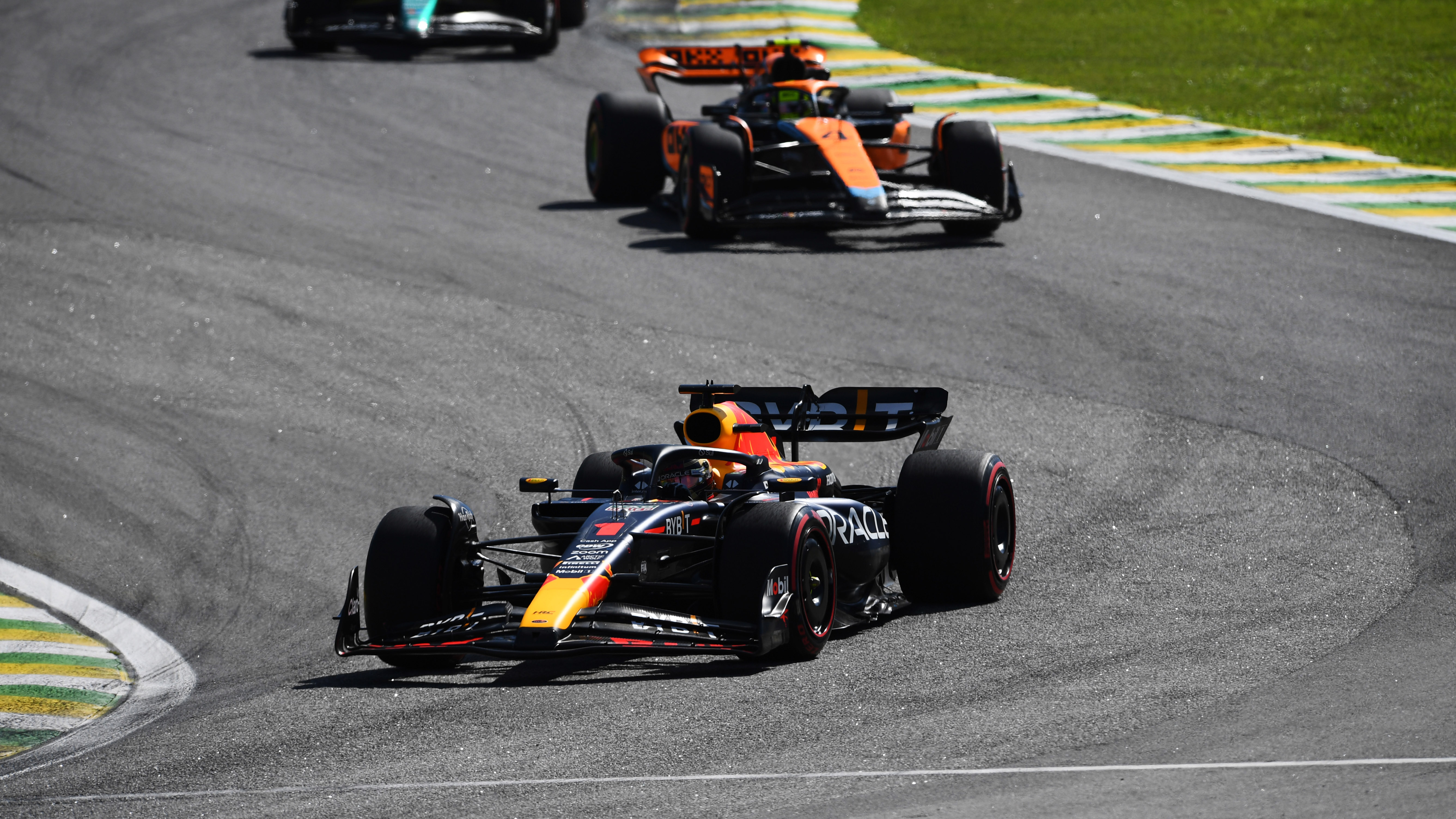 Formel 1 Max Verstappen gewinnt Brasilien-GP und holt Rekord