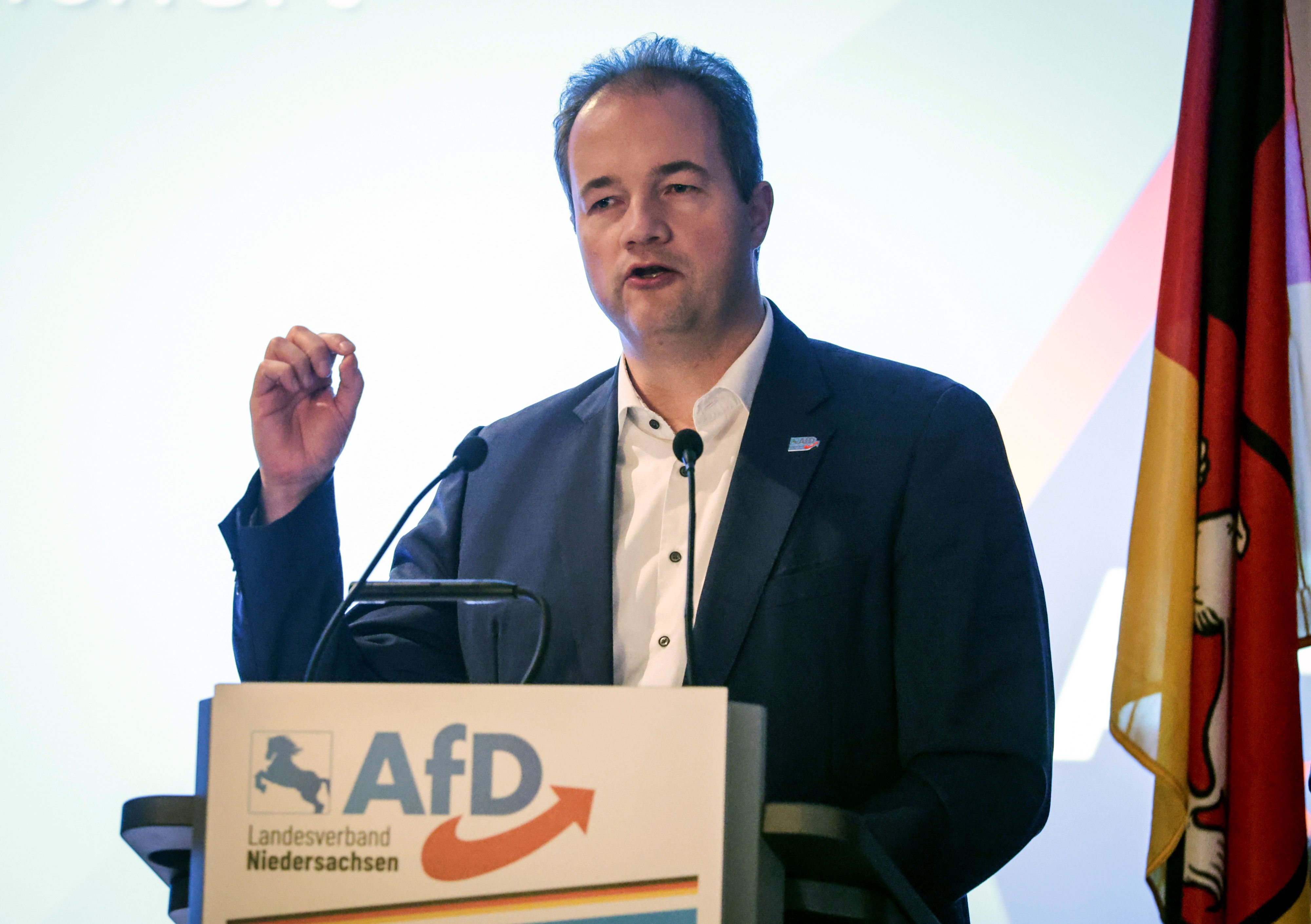 Zweifel an Verfassungstreue: Wahlausschuss lehnt AfD-Bewerber im Kreis Friesland ab