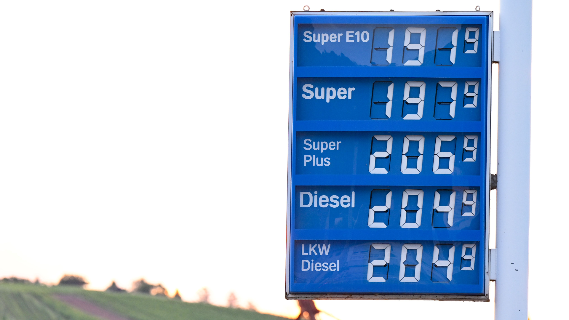 Tankrabatt: Benzin- und Dieselpreise steigen wieder - Kritik von
