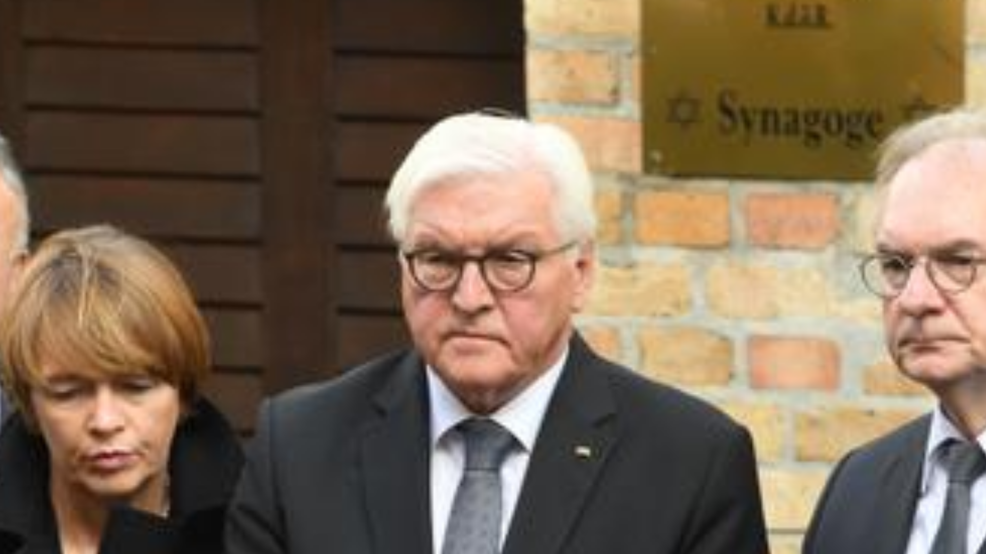 Innenminister von Sachsen-Anhalt: Zentralrat der Juden legt Ablösung von  Stahlknecht nahe