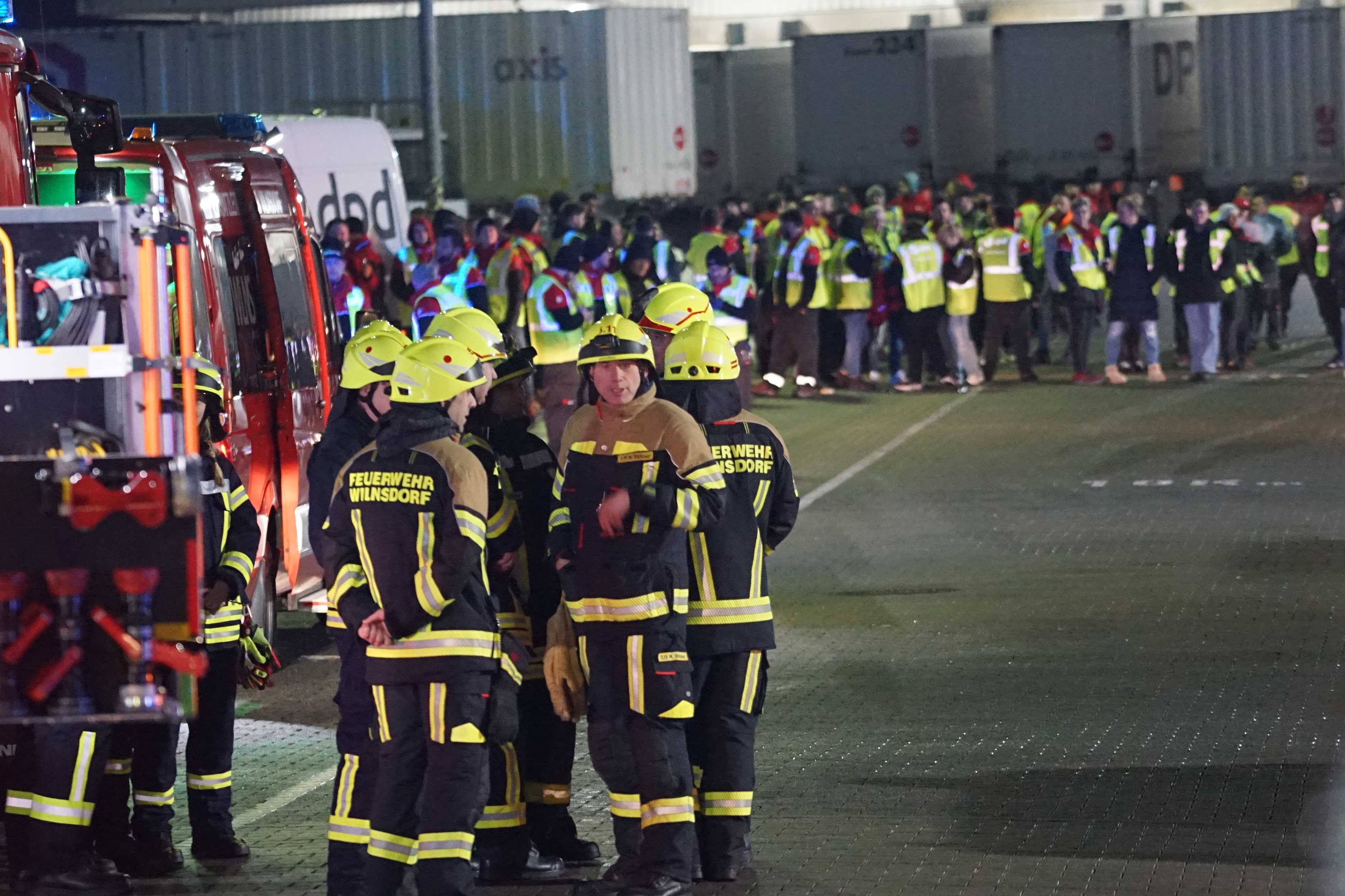 ABC-Alarm bei Paketdienst: Der Großeinsatz in Bildern