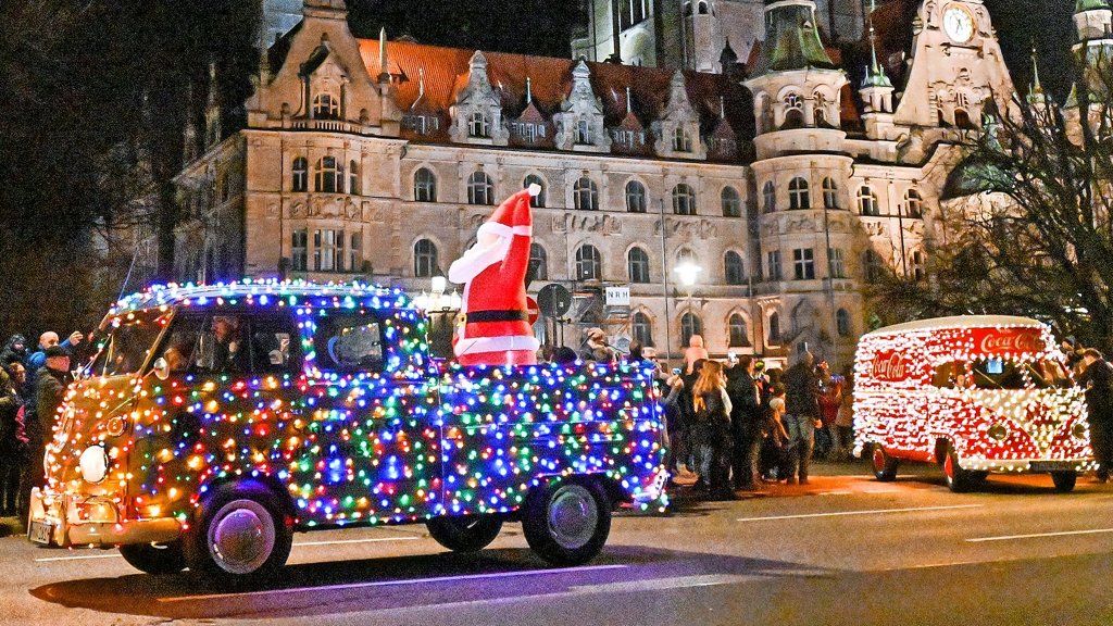 VW mischt Hannover auf – diese Weihnachts-Bullis musst du sehen