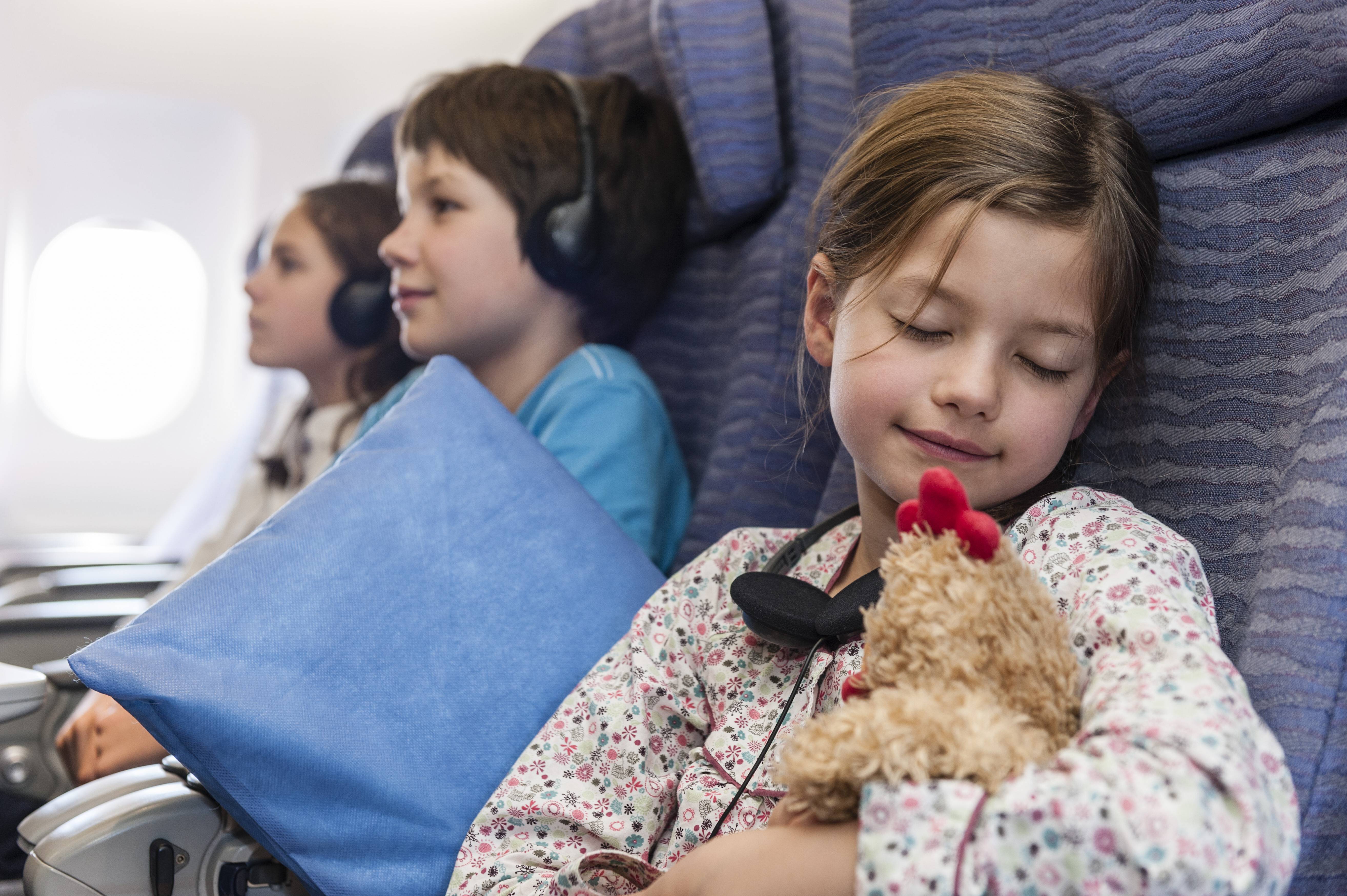 Fliegen mit Kindern: Sicher und entspannt in den Urlaub - ausreisserin -  der Reiseblog für Aktivreisen und Abenteuerurlaub mit Kindern