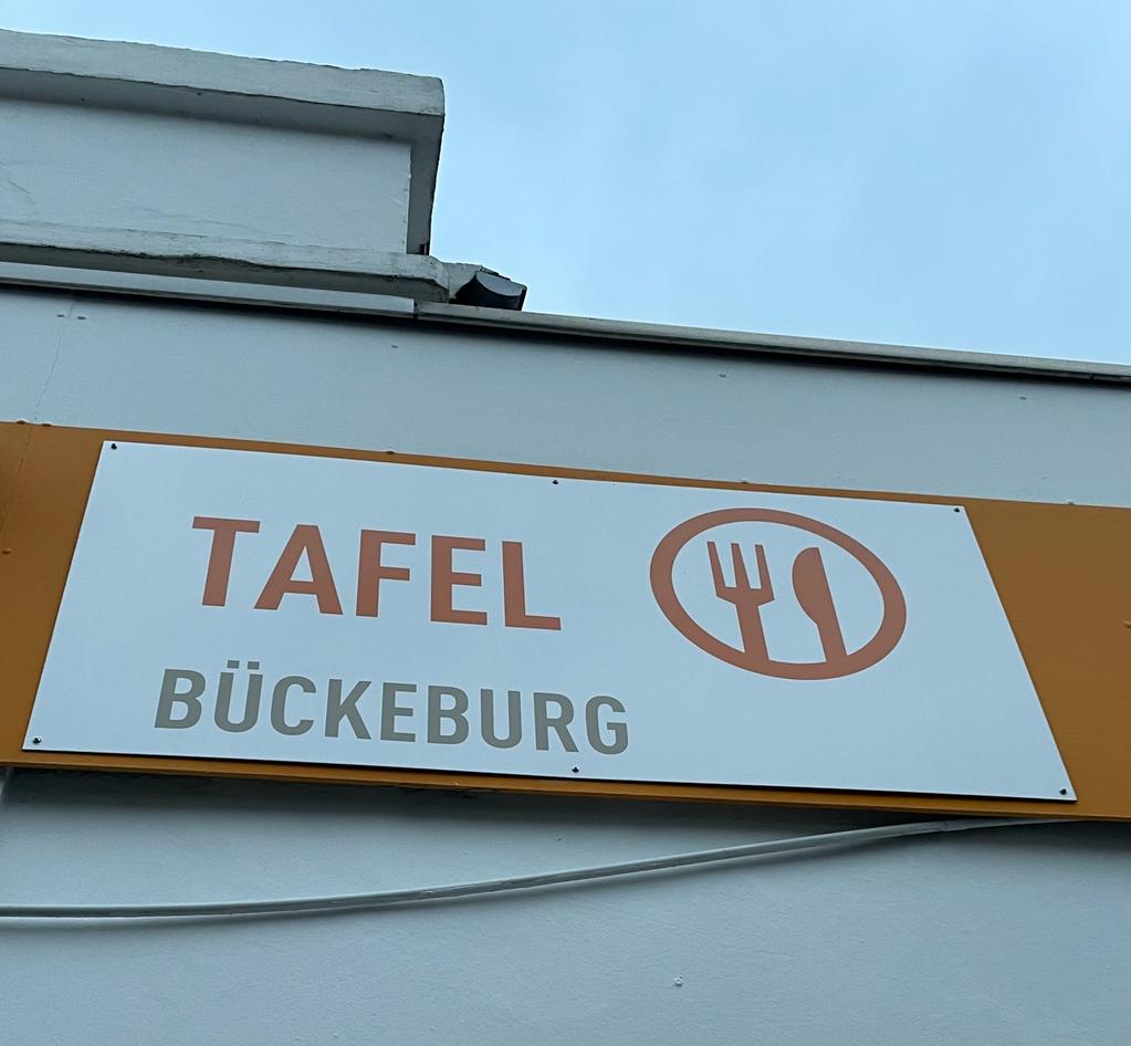 Bückeburg: Mehr Bedürftige, aber weniger Lebensmittel – Die Bückeburger  Tafel hat ein Problem