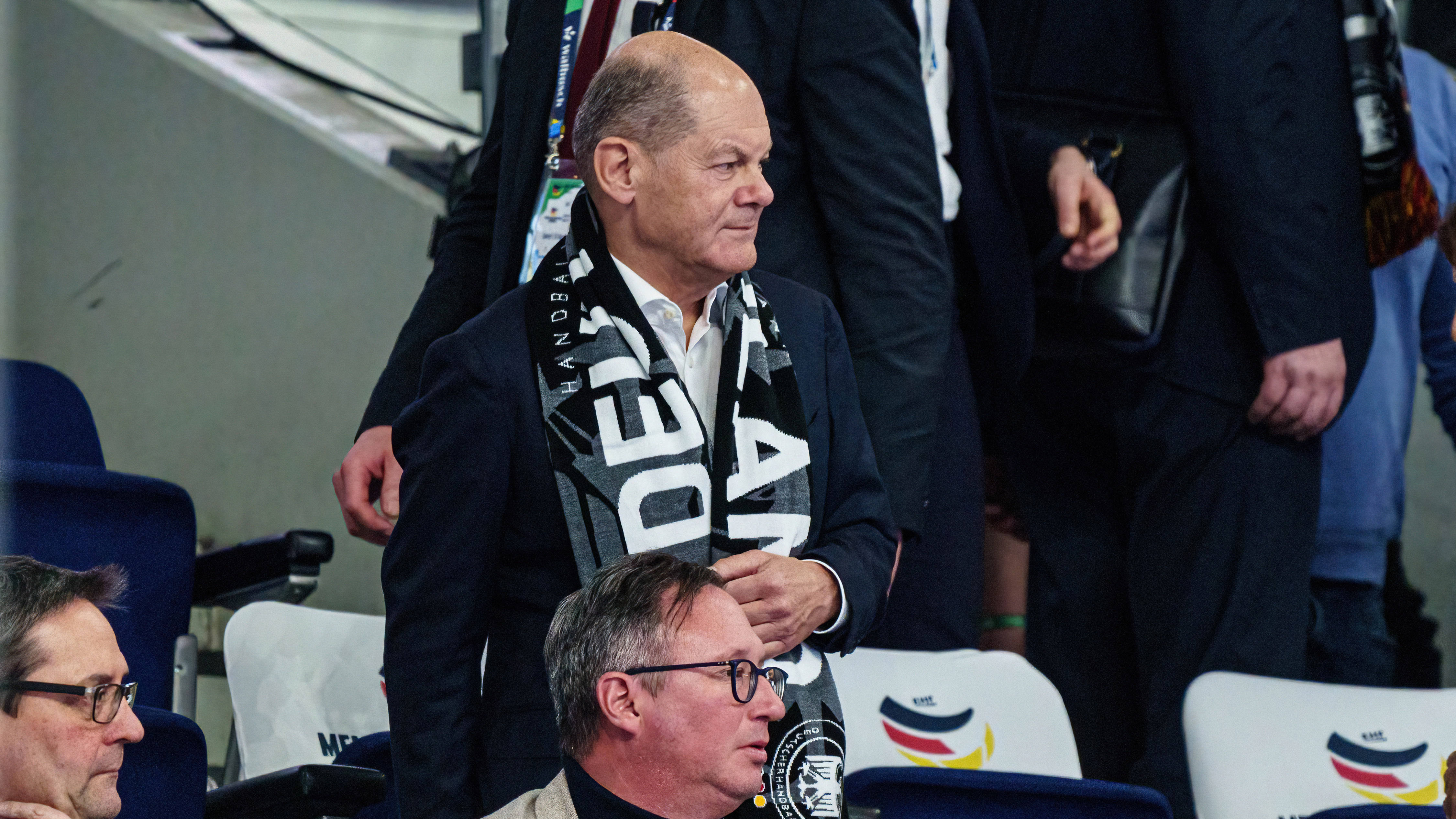 Handball-EM 2024: Bundeskanzler Scholz von Fans ausgebuht