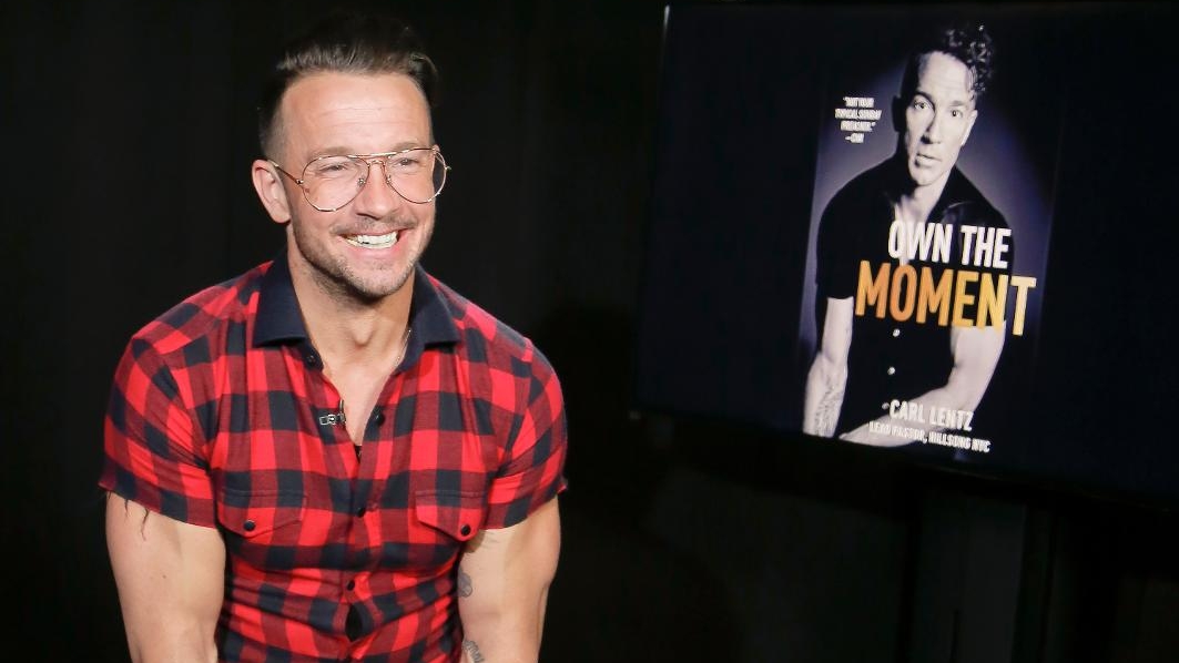 Hillsongpastor Carl Lentz i USA får sparken på grund av “omoraliska felsteg”