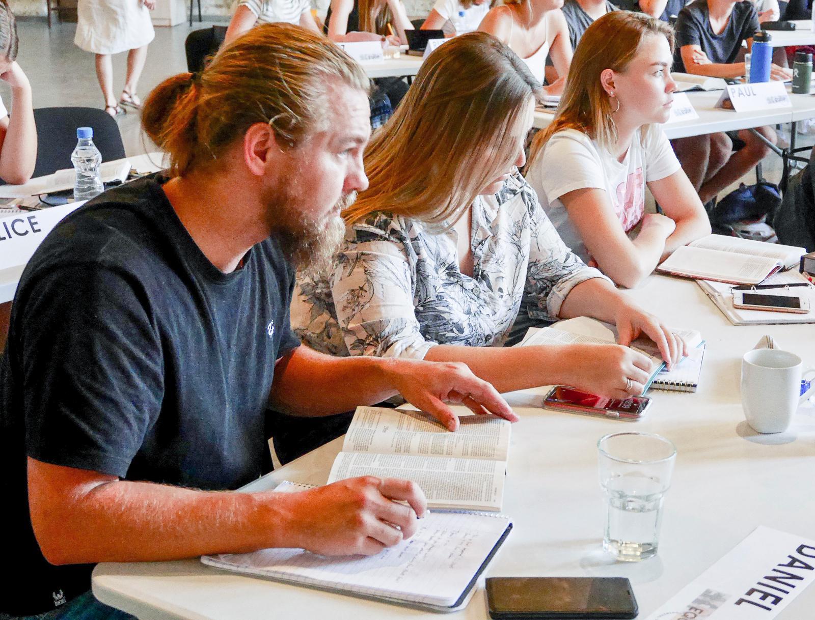 Bibelskolan Equip har bedrivit undevisning i den nerbrunna lokalerna.