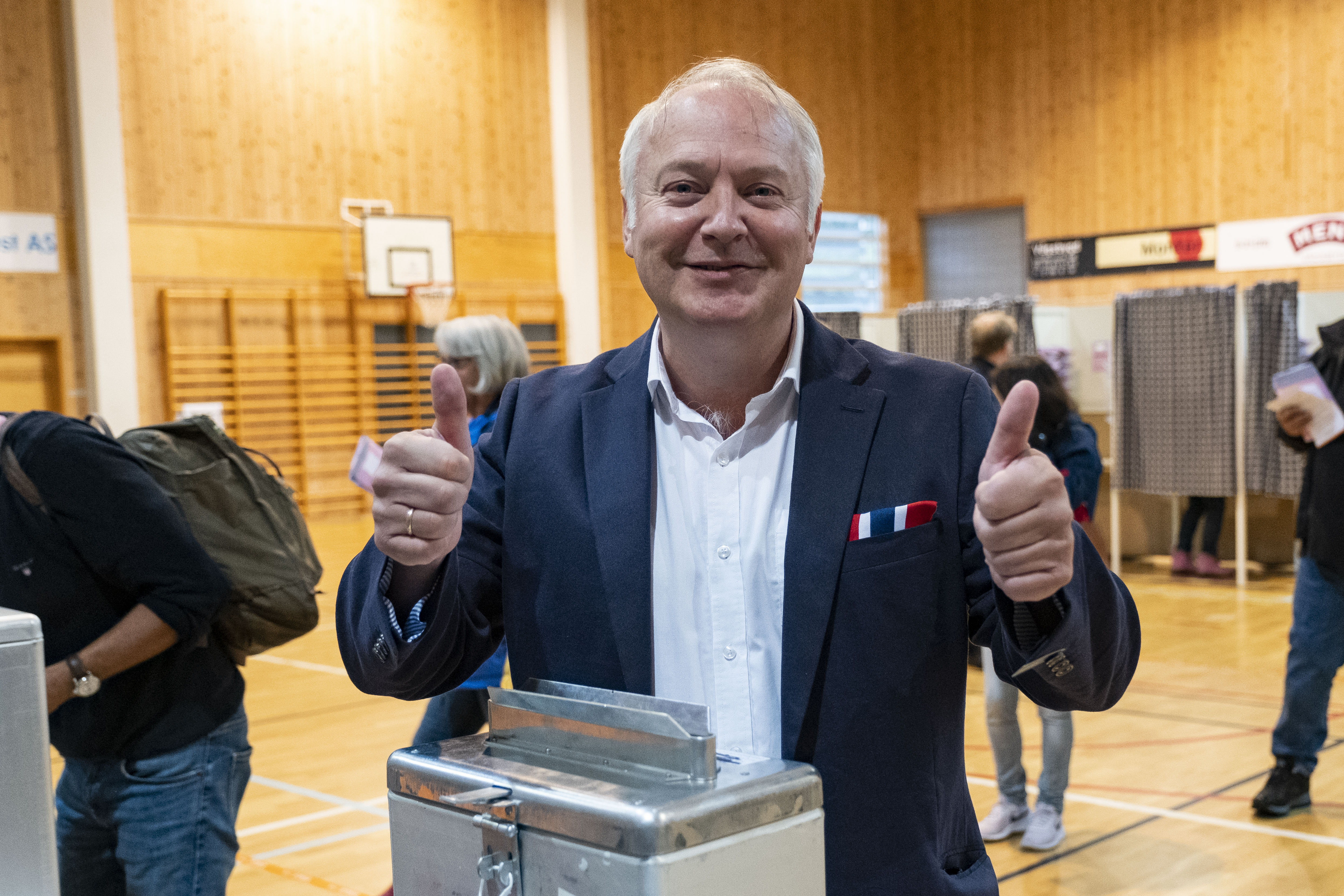 Kristiansand 20190909. 
Politisk nestleder for Demokratene og ordførerkandidat i Kristiansand, Vidar Kleppe avlegger sin stemme på Møvik skole i Kristiansand under mandagens komunestyre- og fylkestingsvalg.
Foto: Tor Erik Schr¿der / NTB scanpix