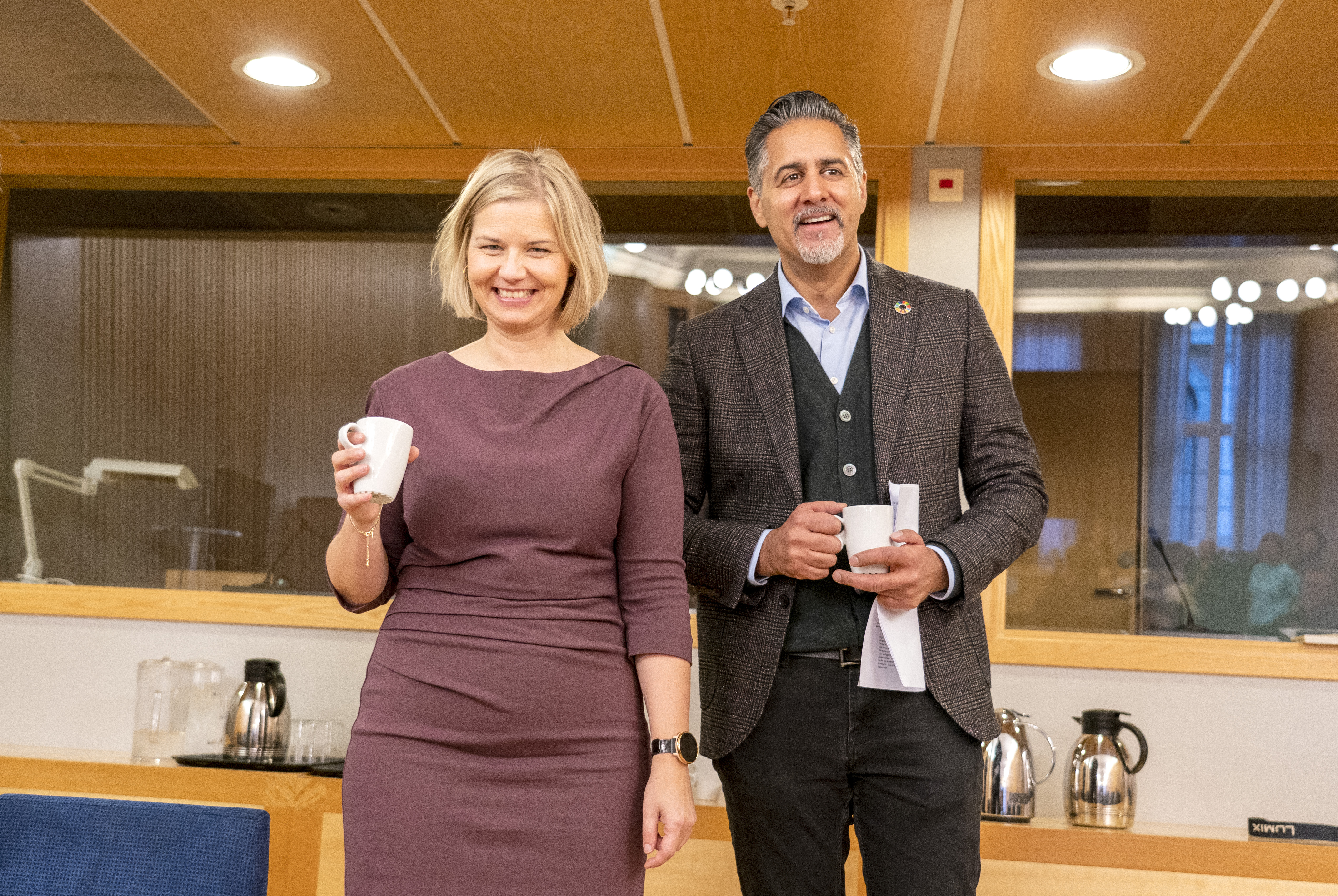 Oslo 20221011. 
Guri Melby og Abid Raja på et pressetreff med Venstre på Stortinget før landsmøte.
Foto: Gorm Kallestad / NTB