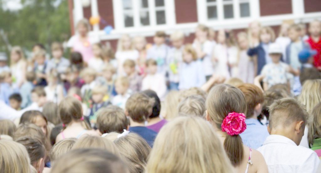 Religiösa inslag vid skolavslutningar kan komma att tillåtas