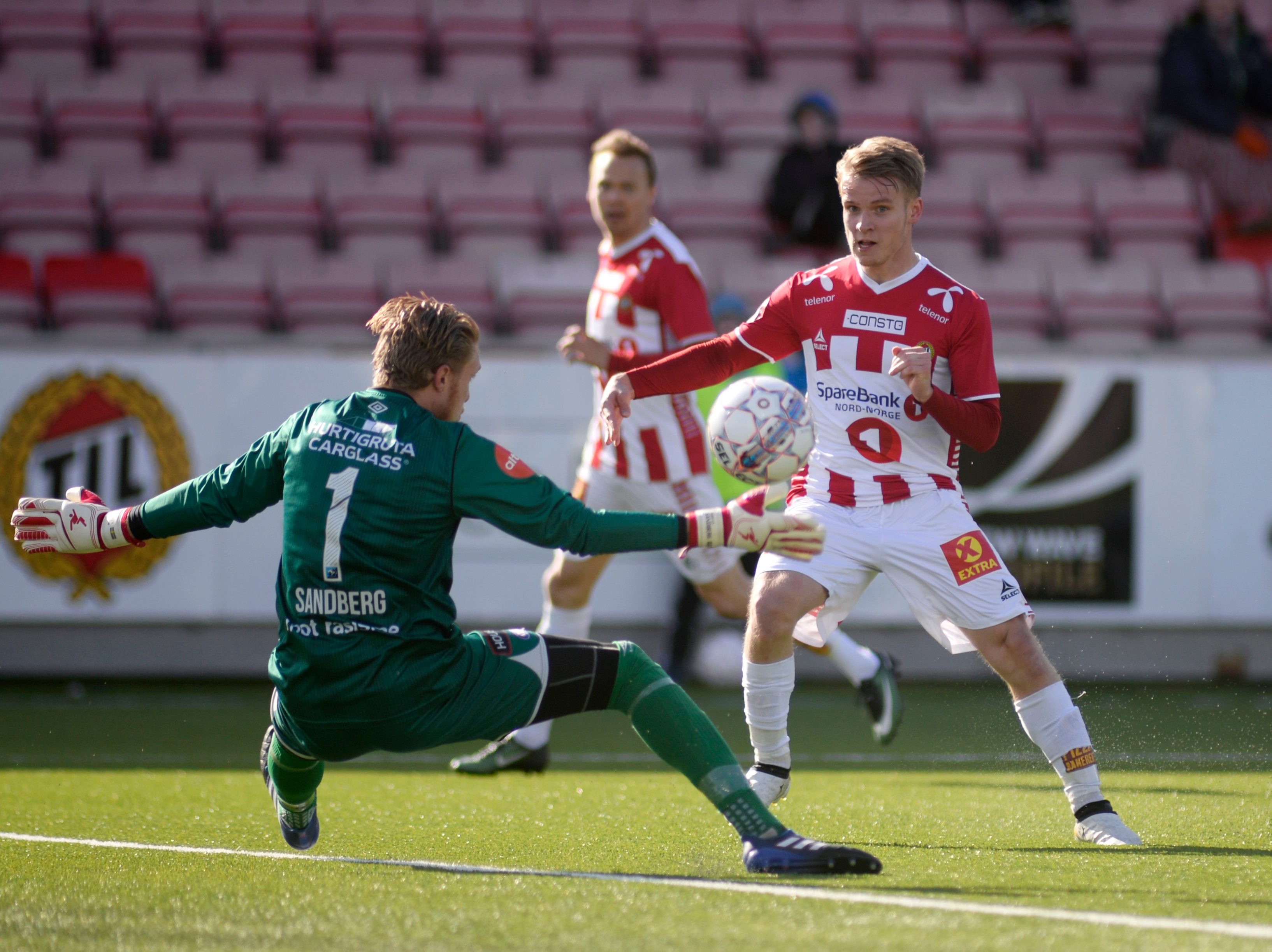 Mikael Ingebrigtsen setter inn Tromsøs andre mål bak Marcus Sandberg.