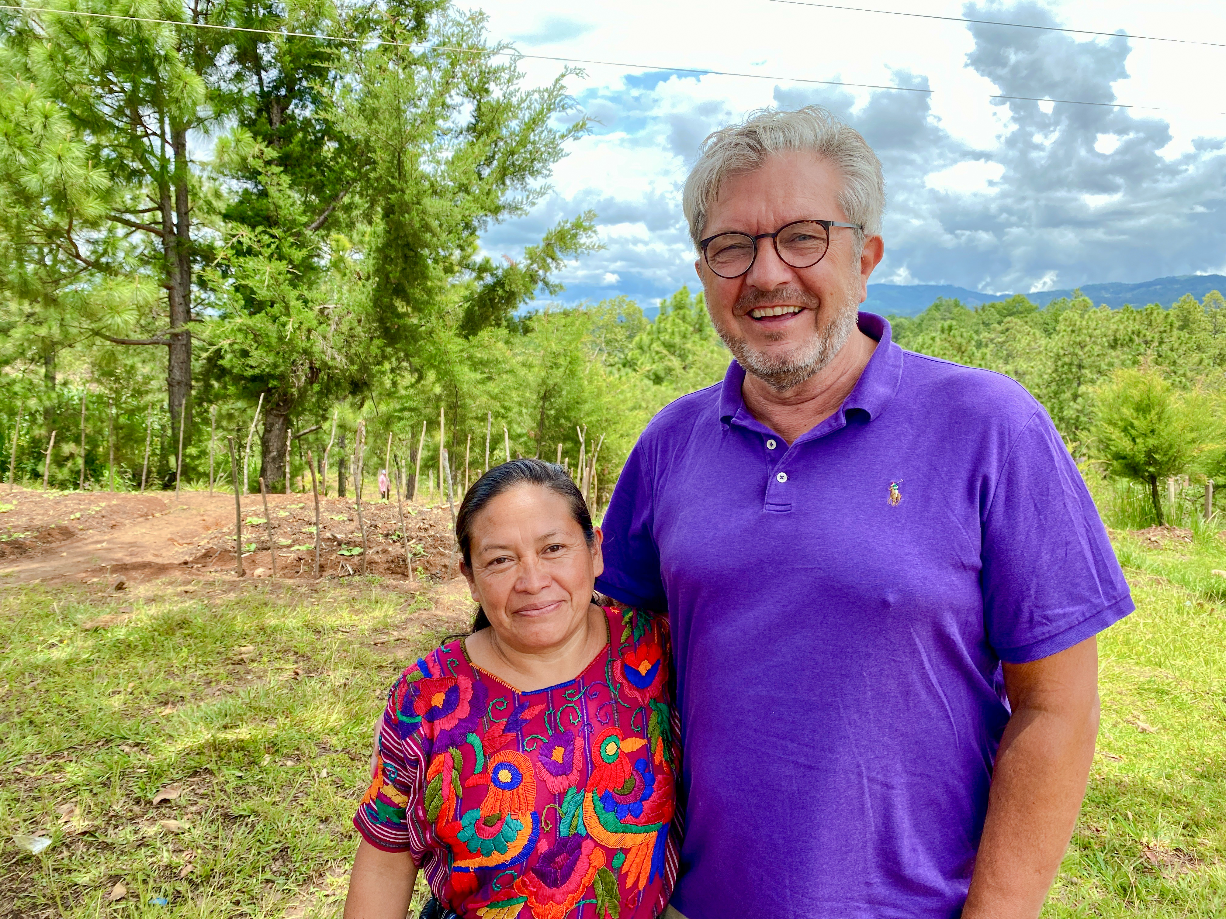 Kvinnomakt ska lyfta mayafolkets bergsbyar i Guatemala. Från alfabetiseringsprojekt stött av svenska Läkarmissionen.