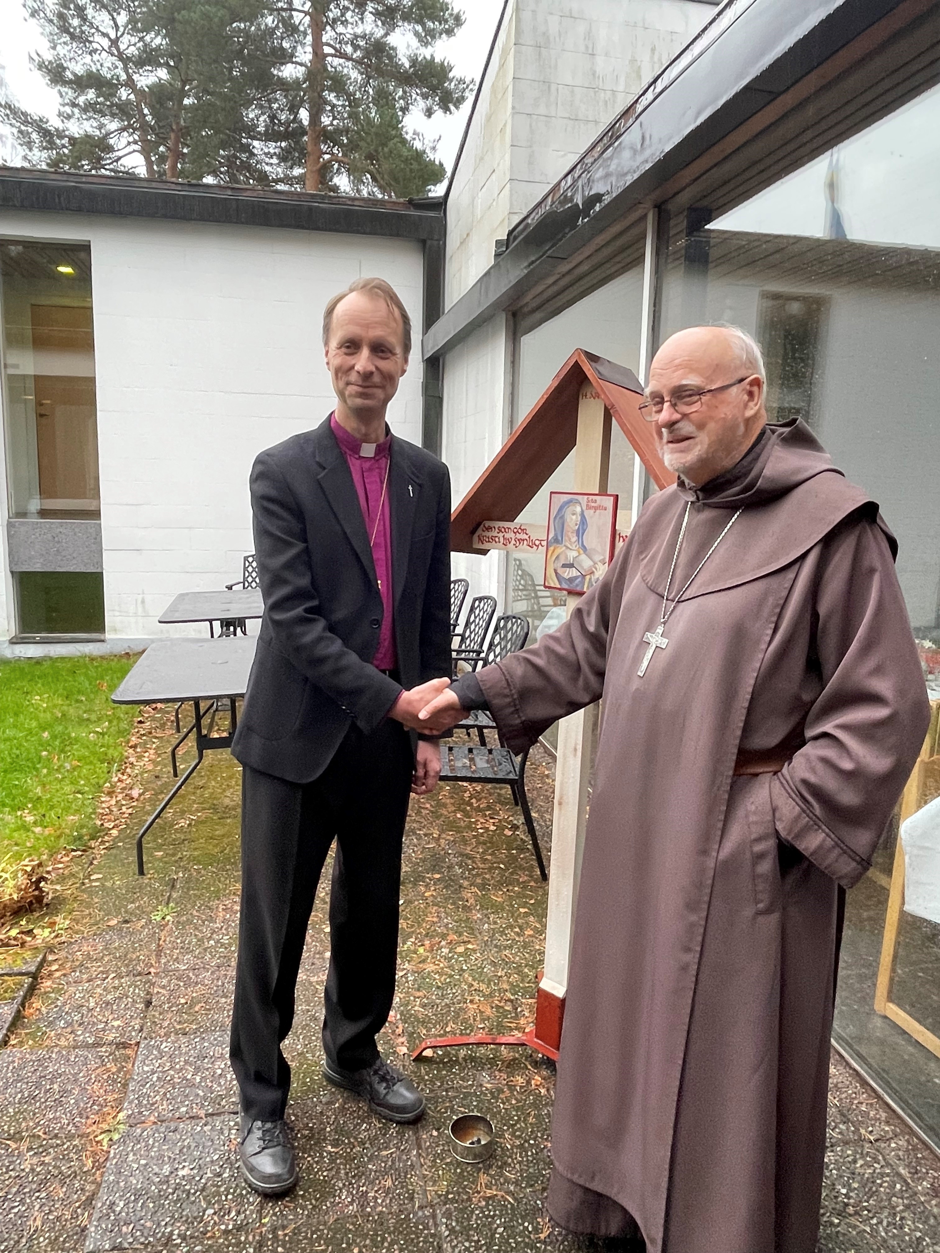 Biskoparna Mikael Mogren och Anders Arborelius på Berget.