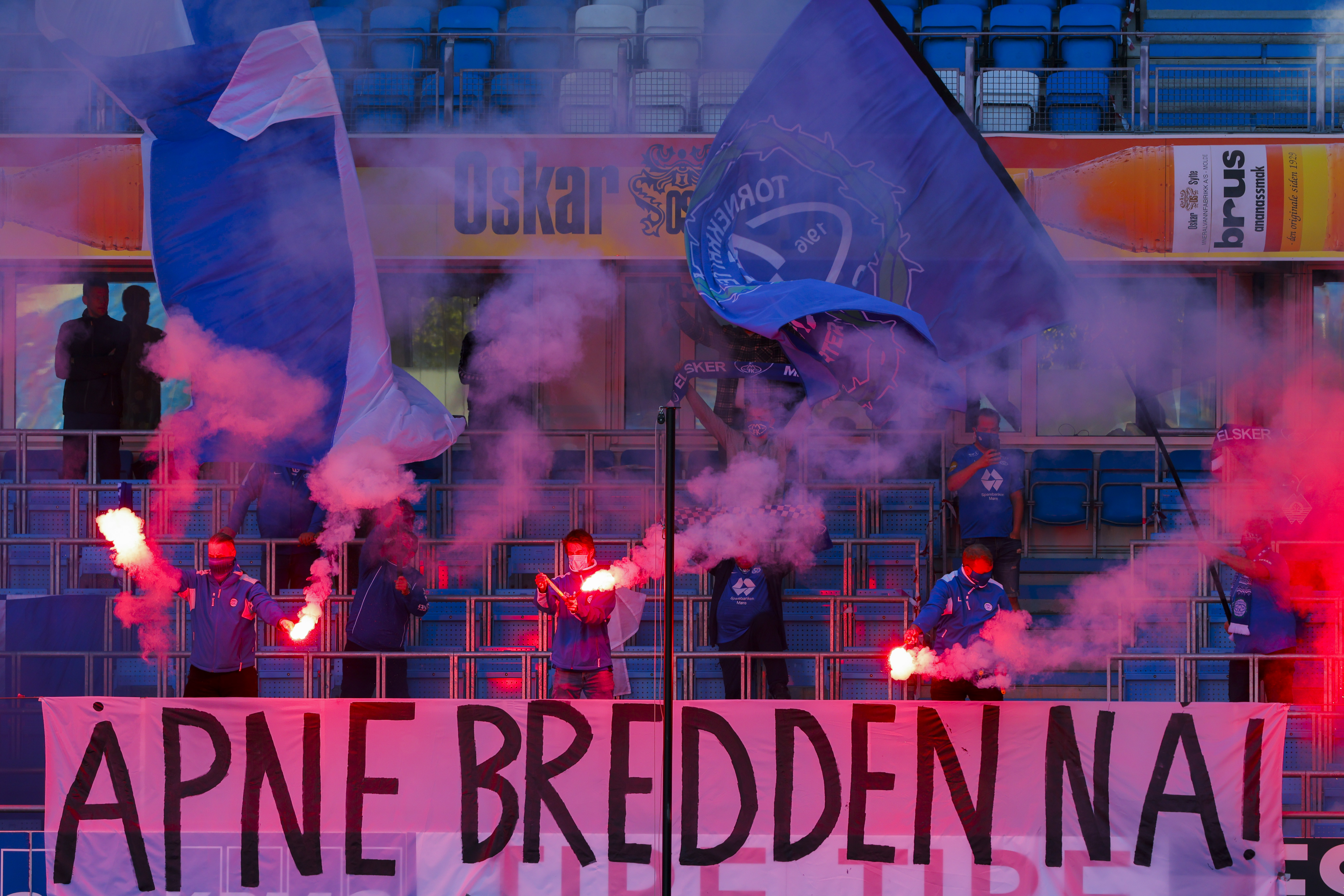 Klart budskap fra Molde-supporterne før kampen. Foto: