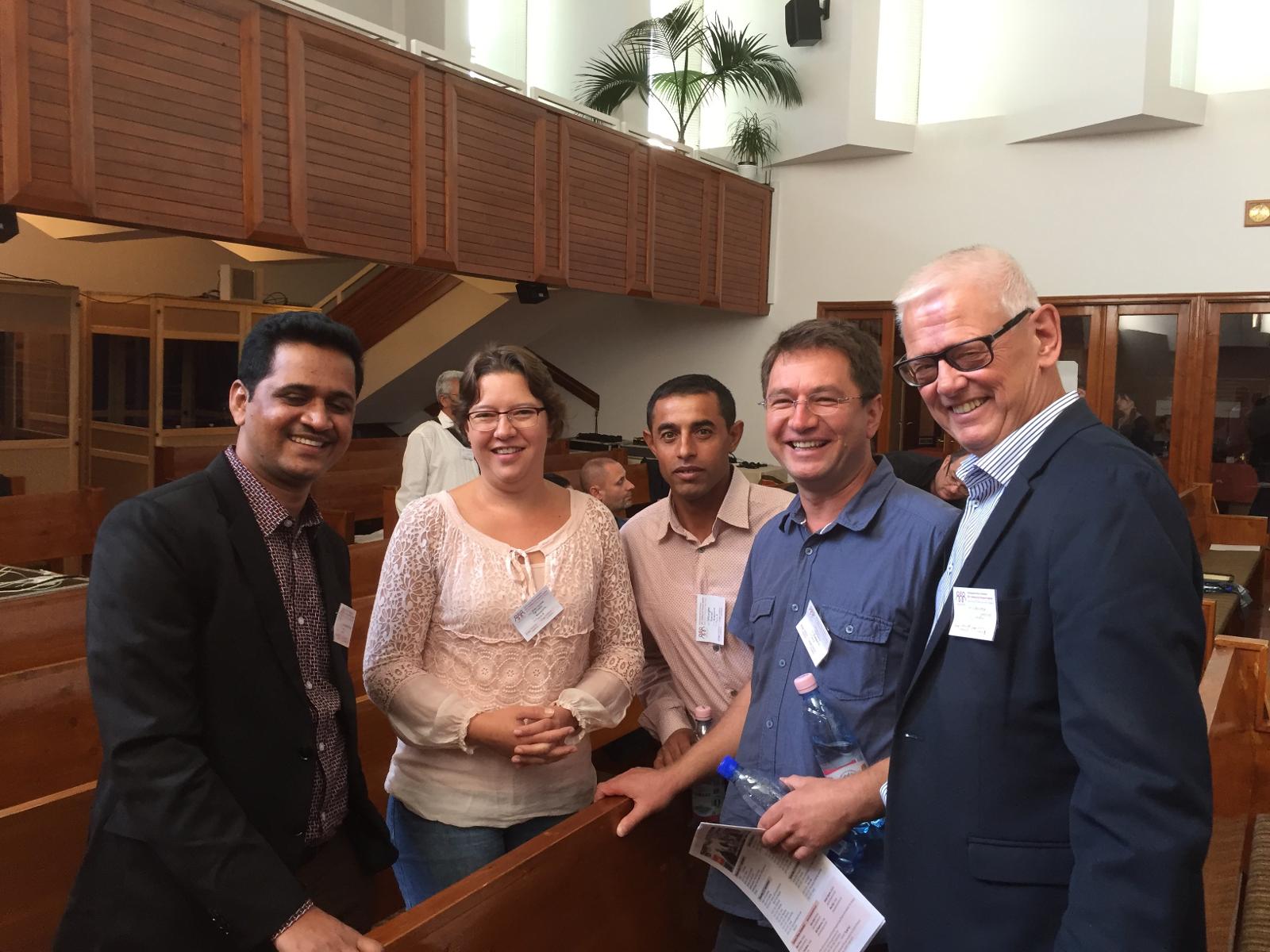 Pastor Shankar Pawar från Mumbai i Indien tillsammans med delegation från Pauleaska i Rumänien och svensken Christer Tornberg.