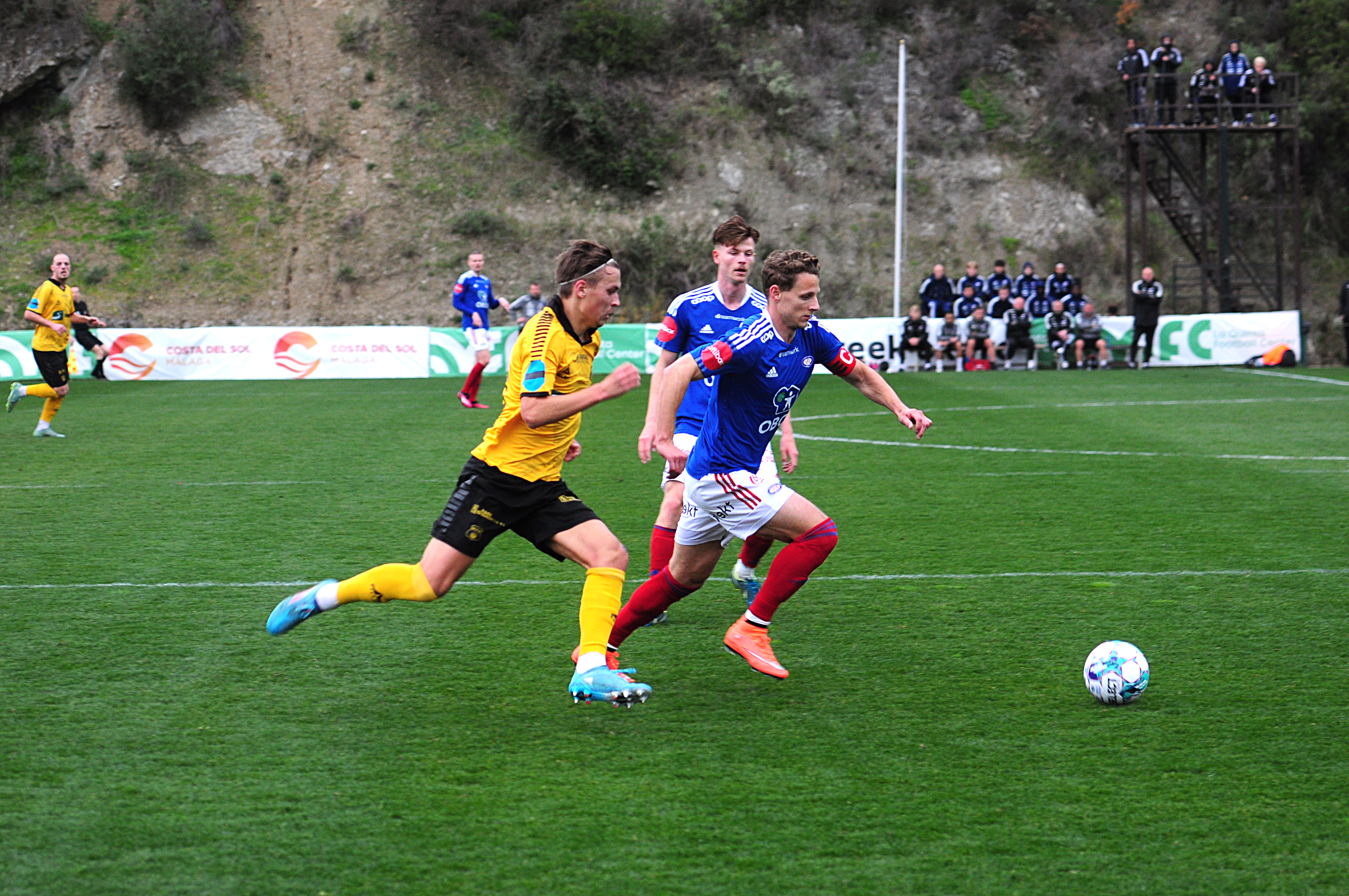 Vegar Eggen Hedenstad i aksjon for Vålerenga mot Moss i Marbella fredag.