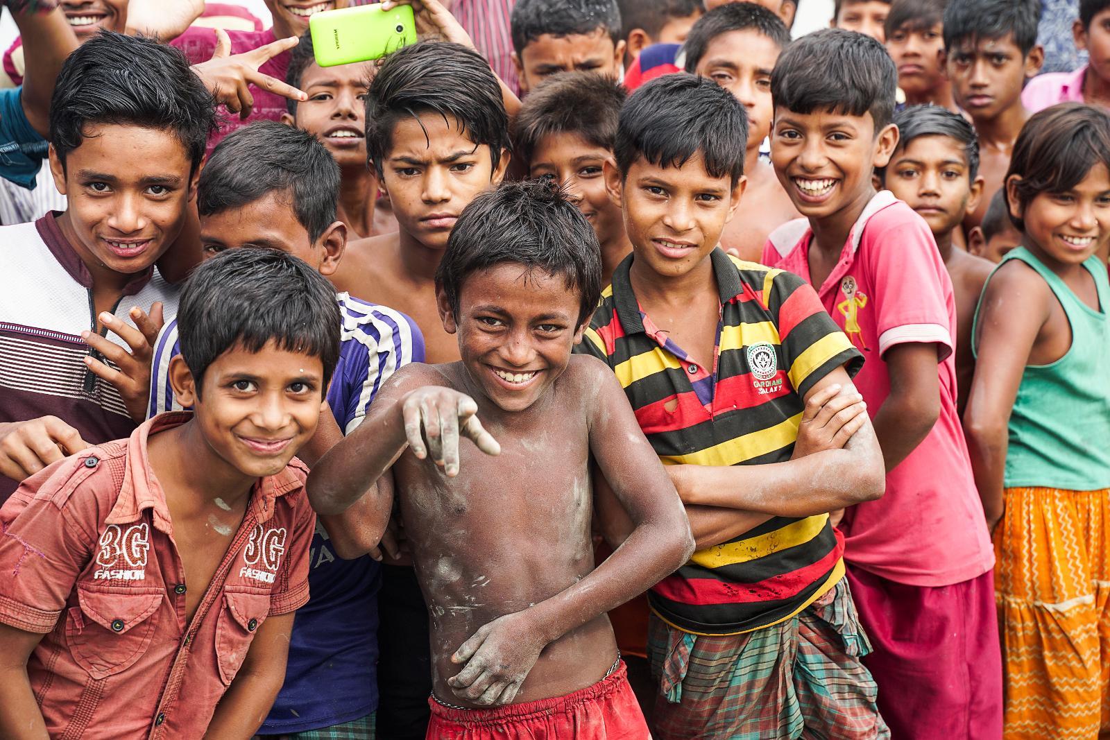 Dagens Jonatan Sverker har följt med missionsflygarnas arbete på plats i Bangladesh.