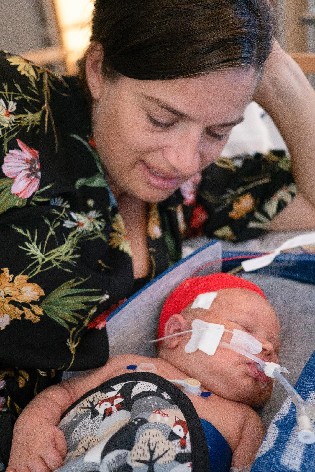 Mamma Johanna Davén med sonen Gabriel.