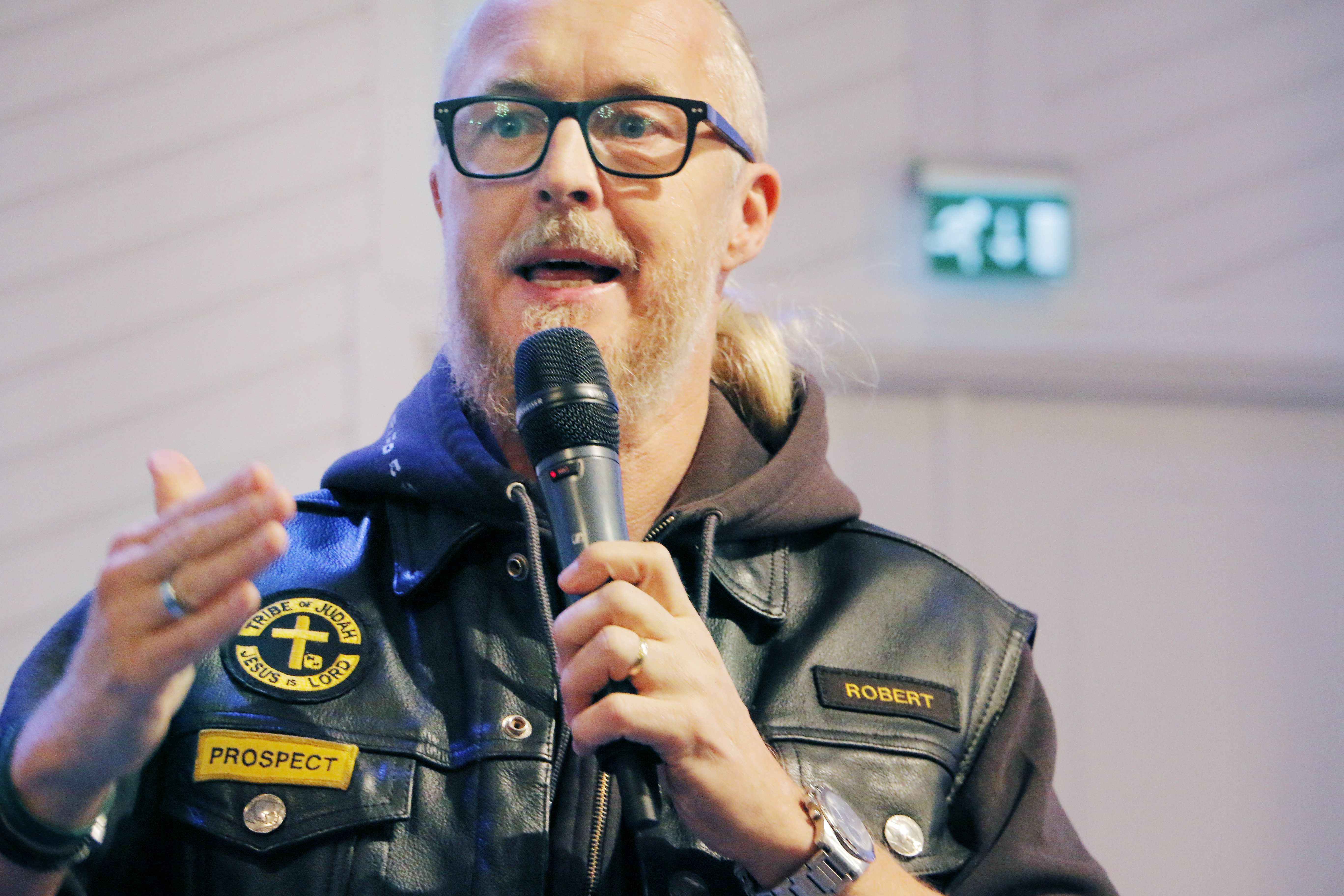 Robert Bergström, pastor i Folkkyrkan Malmköping och MC-åkare i kristna bikersklubben Tribes of Judah.