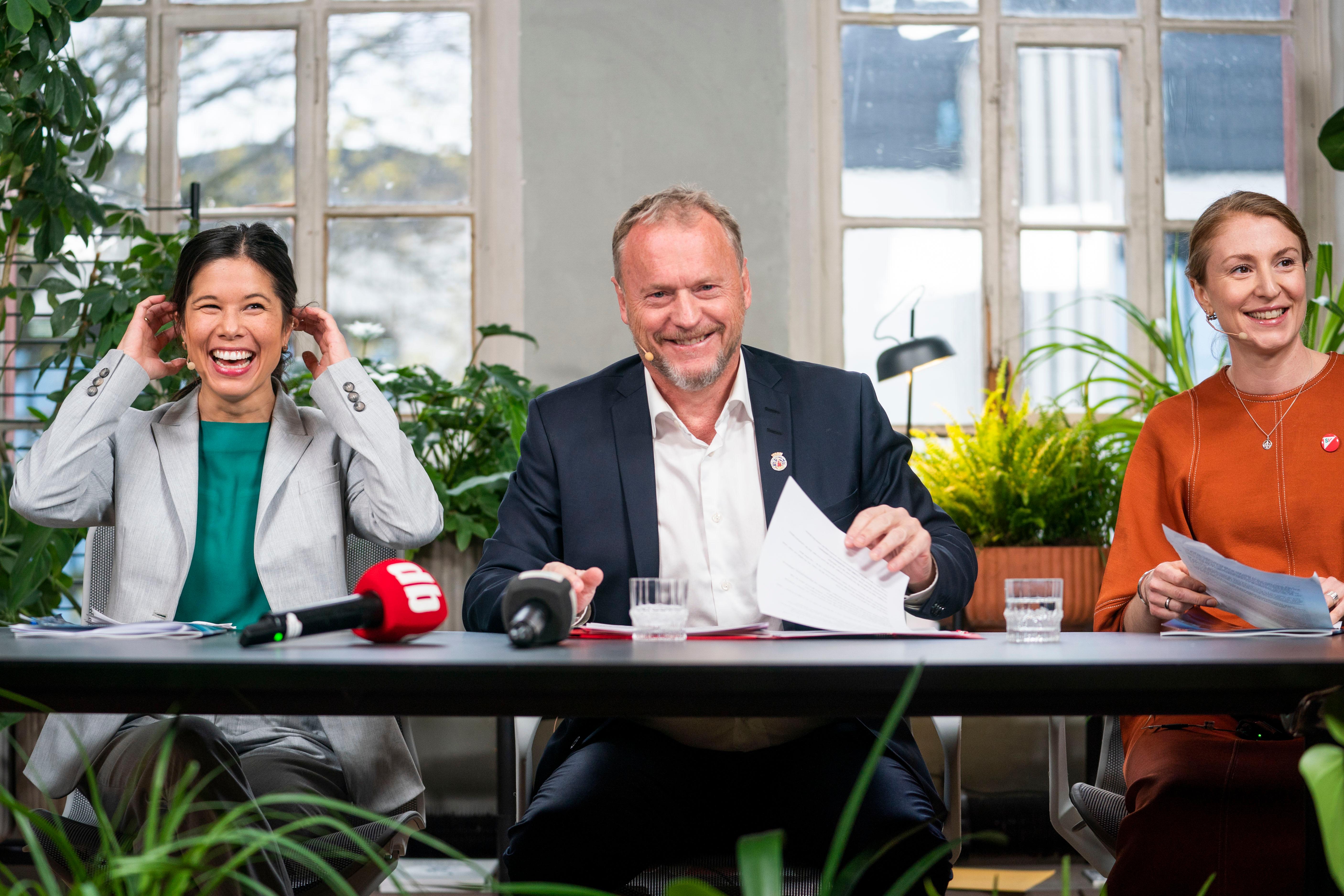 Oslo 20191022. 
F.v.: Lan Marie Berg fra Miljøpartiet de Grønne, Raymond Johansen fra Arbeiderpartiet og Sunniva Holmås Eidsvoll fra Sosialistisk Venstreparti under pressekonferansen om byrådsforhandlingene i Oslo.
Foto: Håkon Mosvold Larsen / NTB