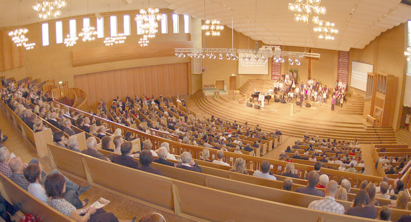 Gudstjänst i pingstkyrkan i Jönköping.