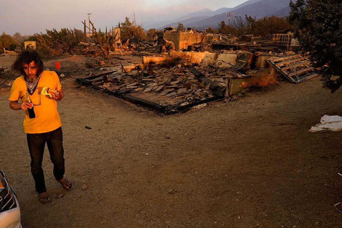 Skogbrann truer boliger nær Los Angeles
