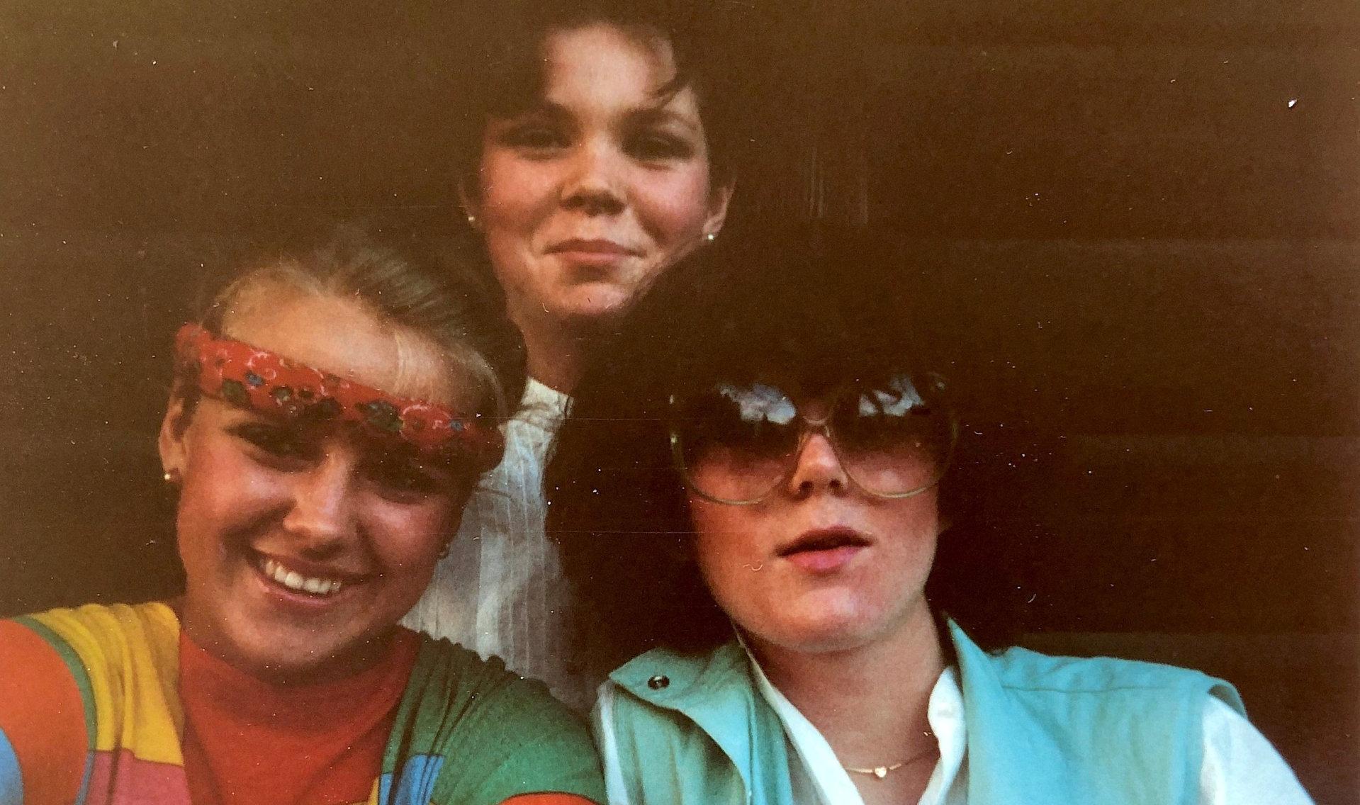 The look of 1982 – 16 år og med lørdagsjobb, tre gode venninner.