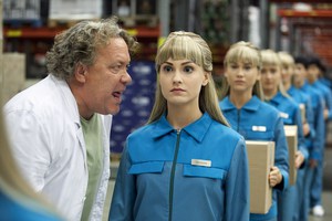 I tv-serien Äkta människor blev robotarna så mänskliga att de knappt gick att skilja från människor. 